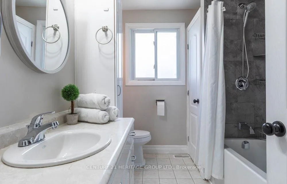 Photo 30 of 66 Seaton Place Drive, Hamilton, Stoney Creek — HOMEH
