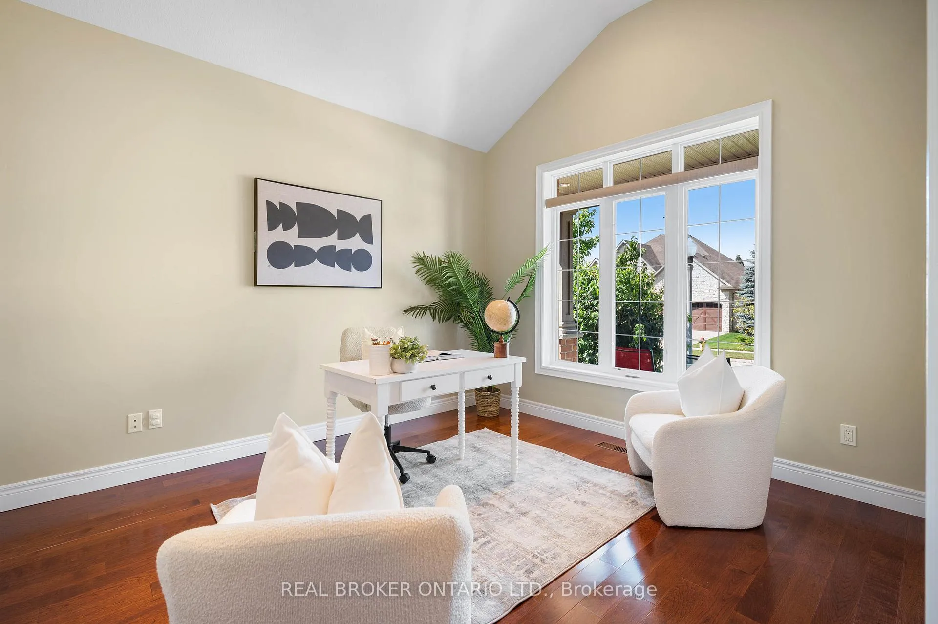 Photo 15 of 22 Black Maple Crescent, Kitchener — HOMEH