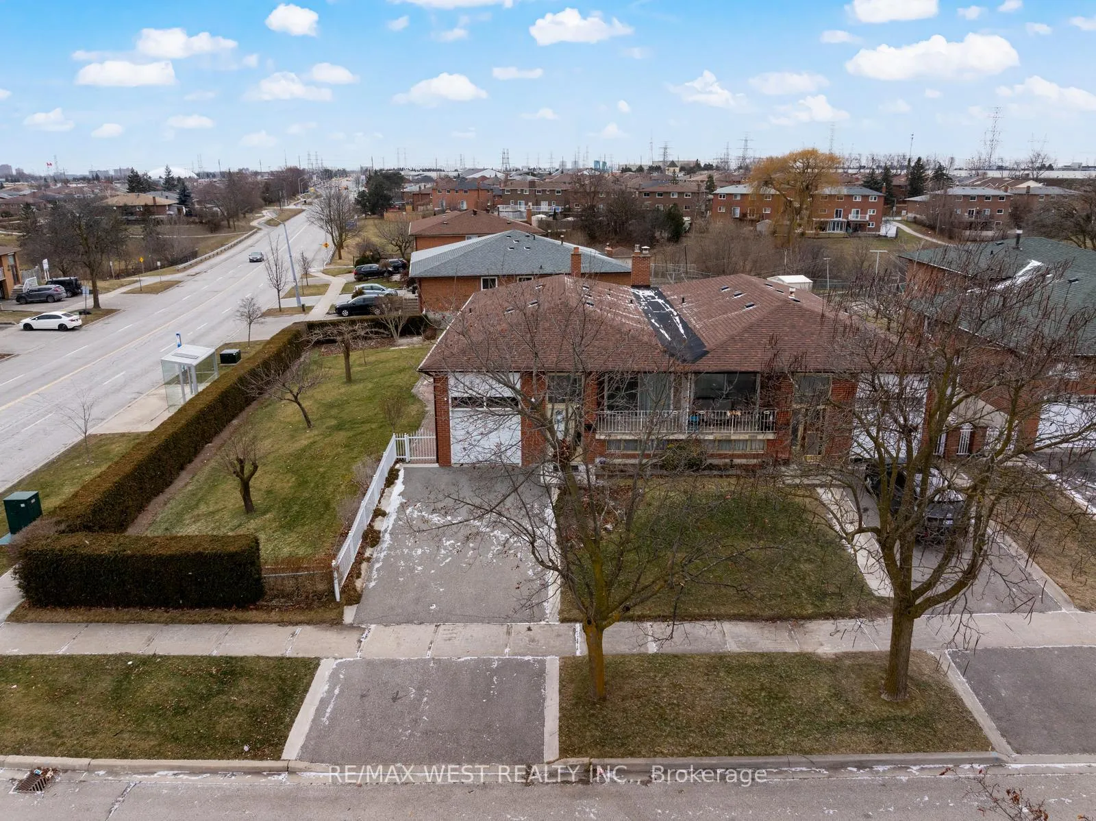 Photo 1 of 7 Harris Crescent, Vaughan, West Woodbridge — HOMEH