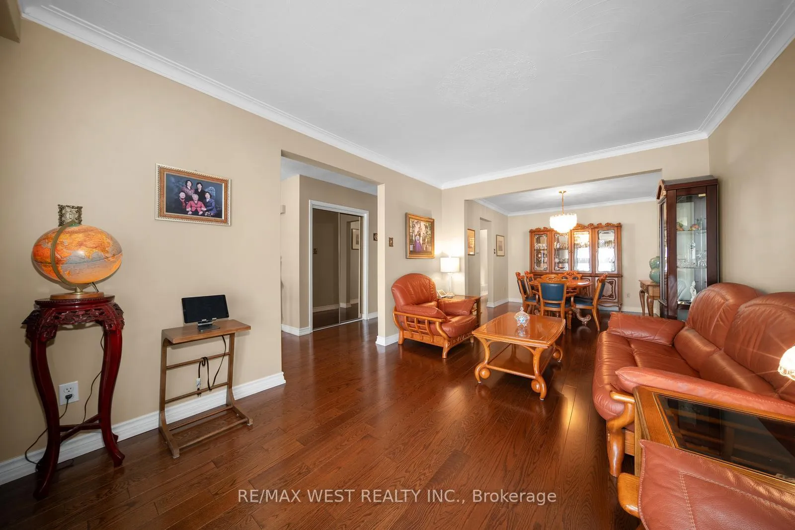 Photo 13 of 7 Harris Crescent, Vaughan, West Woodbridge — HOMEH
