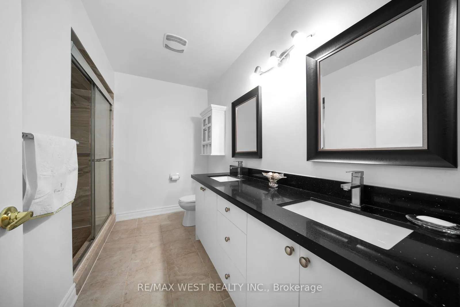 Photo 18 of 7 Harris Crescent, Vaughan, West Woodbridge — HOMEH