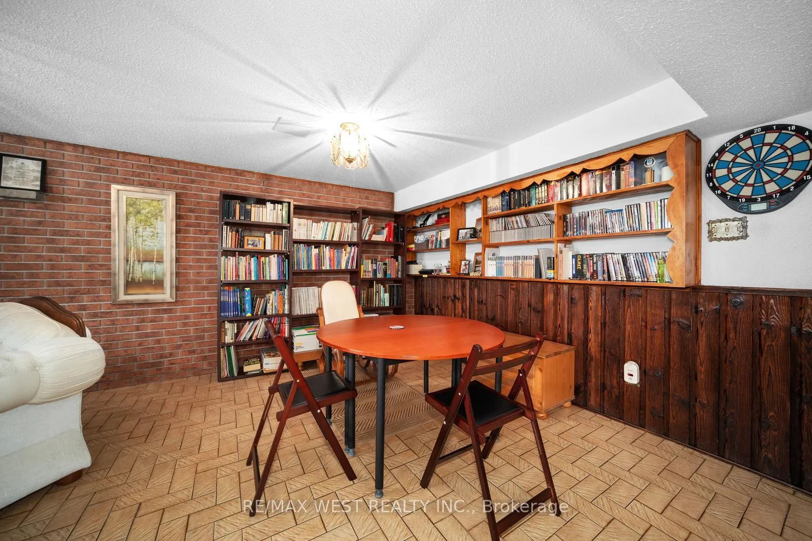 Photo 22 of 7 Harris Crescent, Vaughan, West Woodbridge — HOMEH