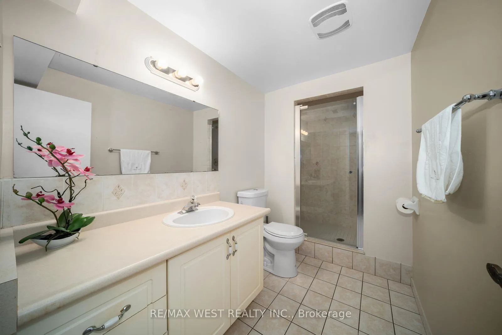 Photo 27 of 7 Harris Crescent, Vaughan, West Woodbridge — HOMEH