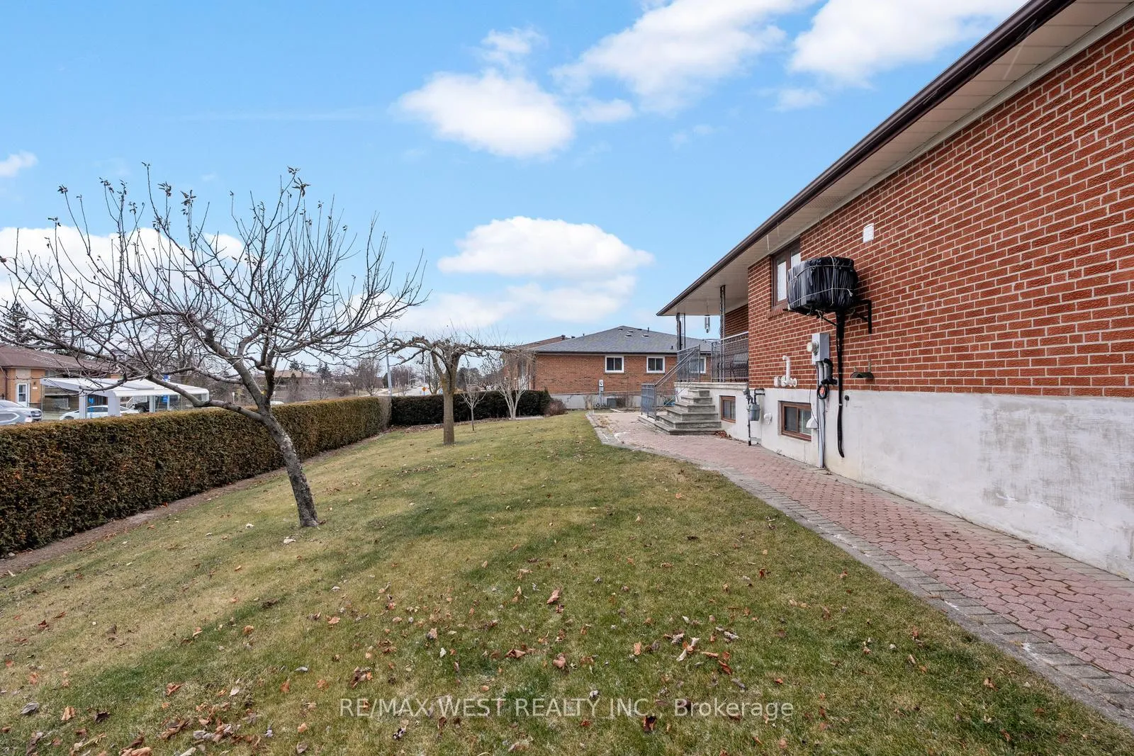 Photo 28 of 7 Harris Crescent, Vaughan, West Woodbridge — HOMEH