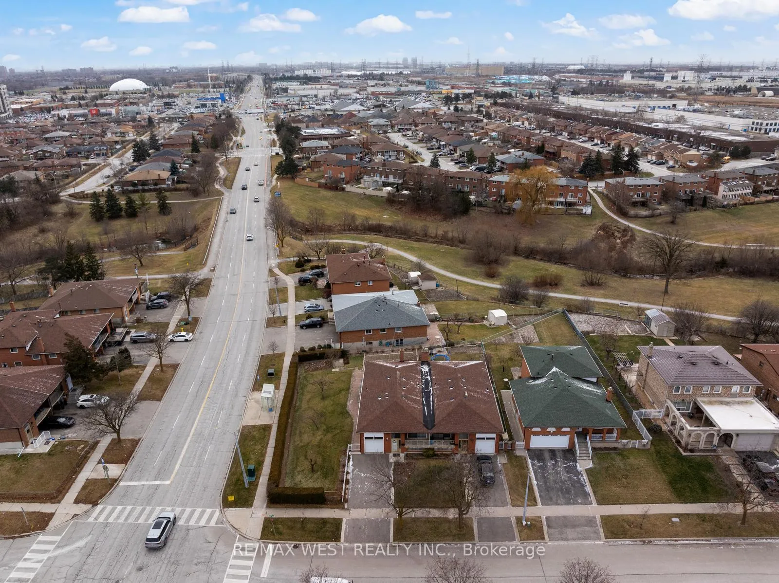 Photo 34 of 7 Harris Crescent, Vaughan, West Woodbridge — HOMEH