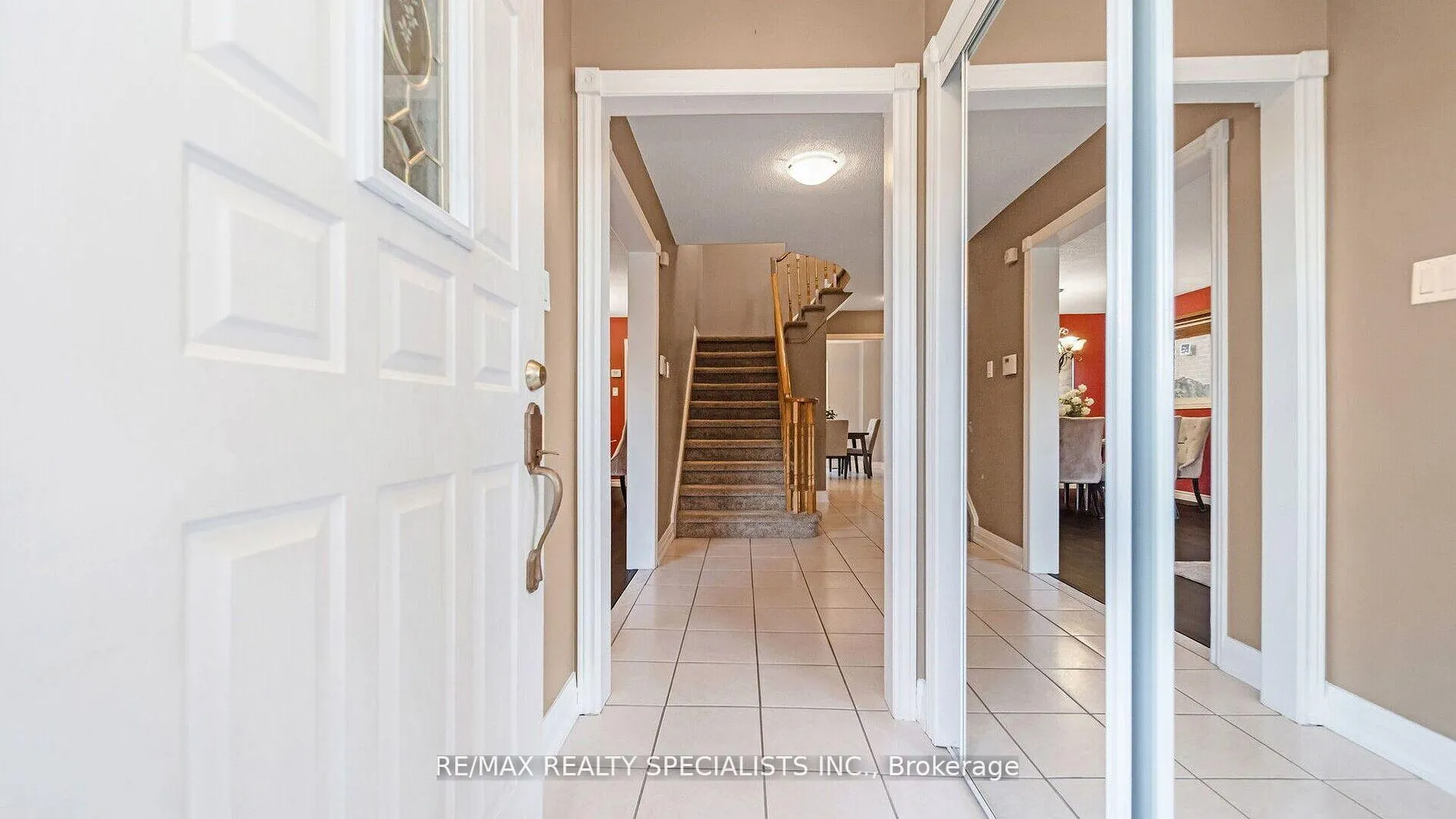 Photo 7 of 12 Willowcrest Court, Brampton, Bram West — HOMEH