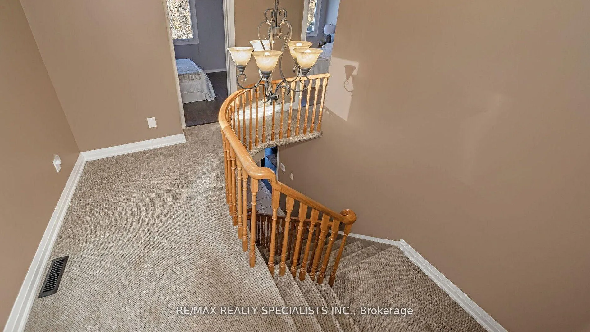 Photo 27 of 12 Willowcrest Court, Brampton, Bram West — HOMEH