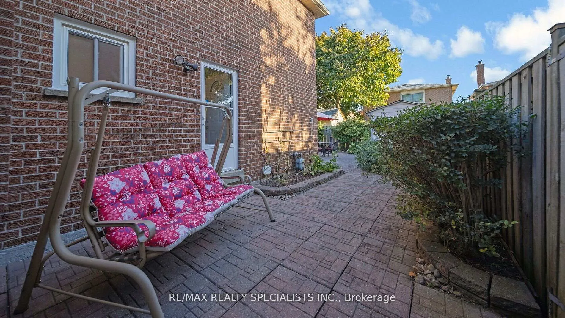 Photo 40 of 12 Willowcrest Court, Brampton, Bram West — HOMEH