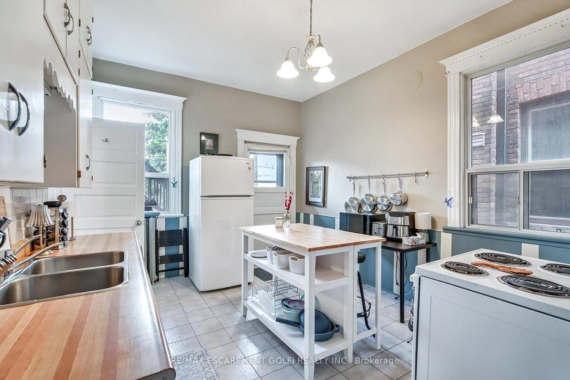 Photo 12 of 204 Herkimer Street, Hamilton, Kirkendall — HOMEH