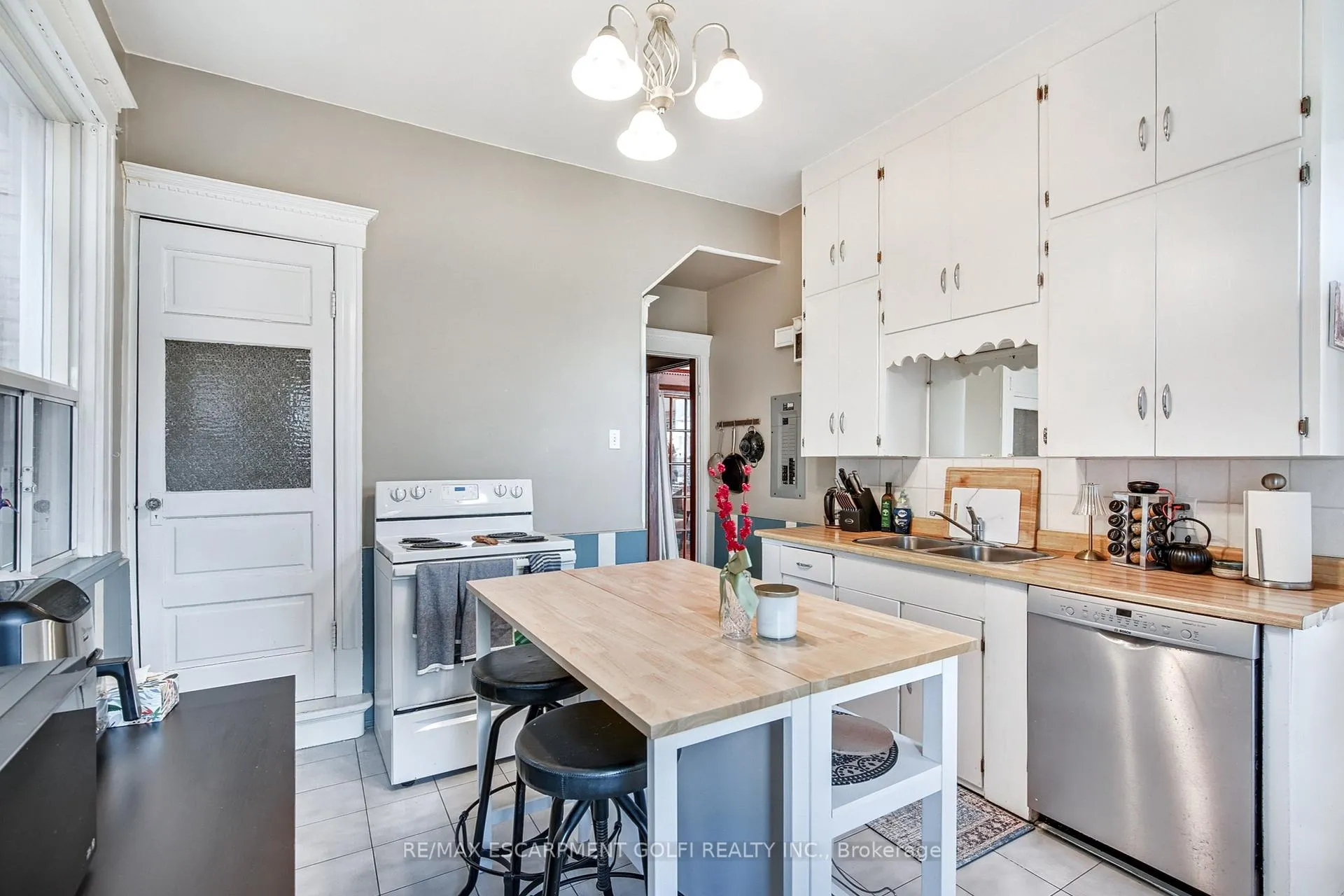 Photo 13 of 204 Herkimer Street, Hamilton, Kirkendall — HOMEH