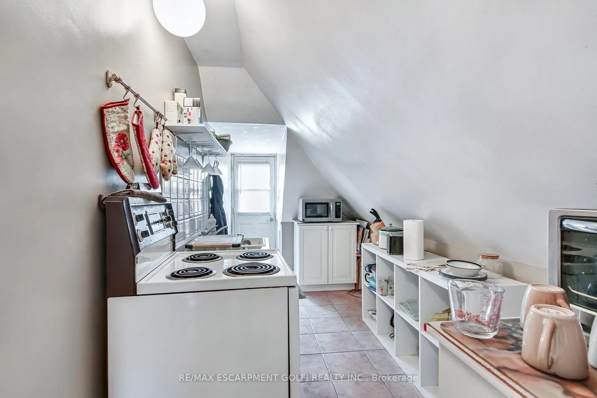 Photo 23 of 204 Herkimer Street, Hamilton, Kirkendall — HOMEH