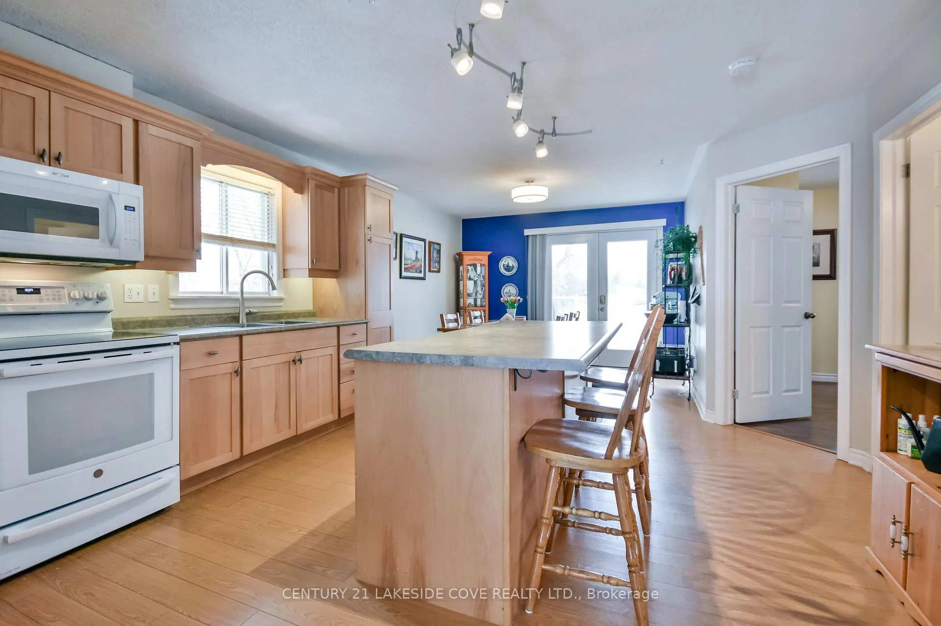 Photo 1 of 357 Arthur Street, Orillia — HOMEH