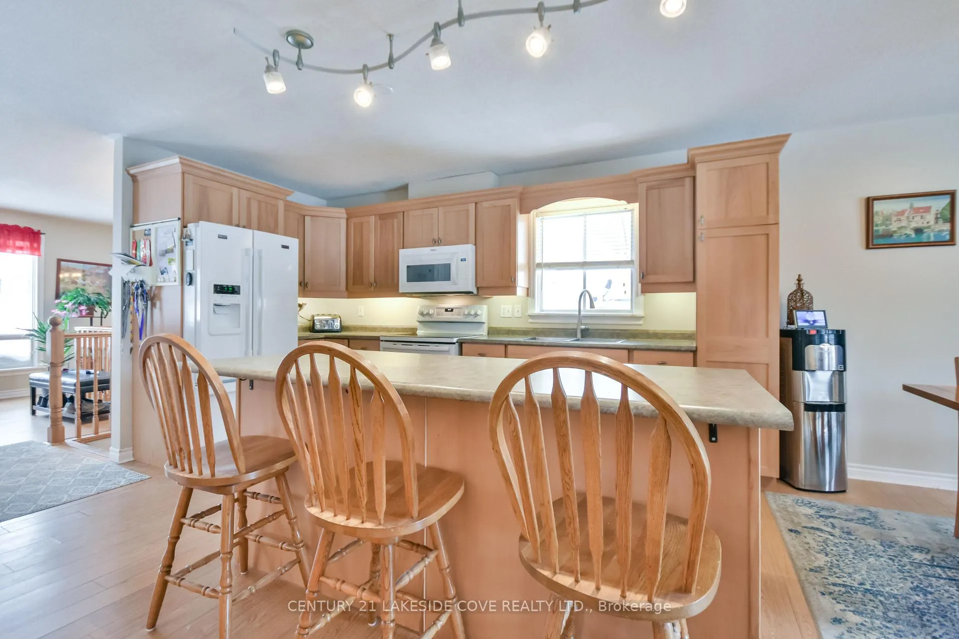 Photo 10 of 357 Arthur Street, Orillia — HOMEH