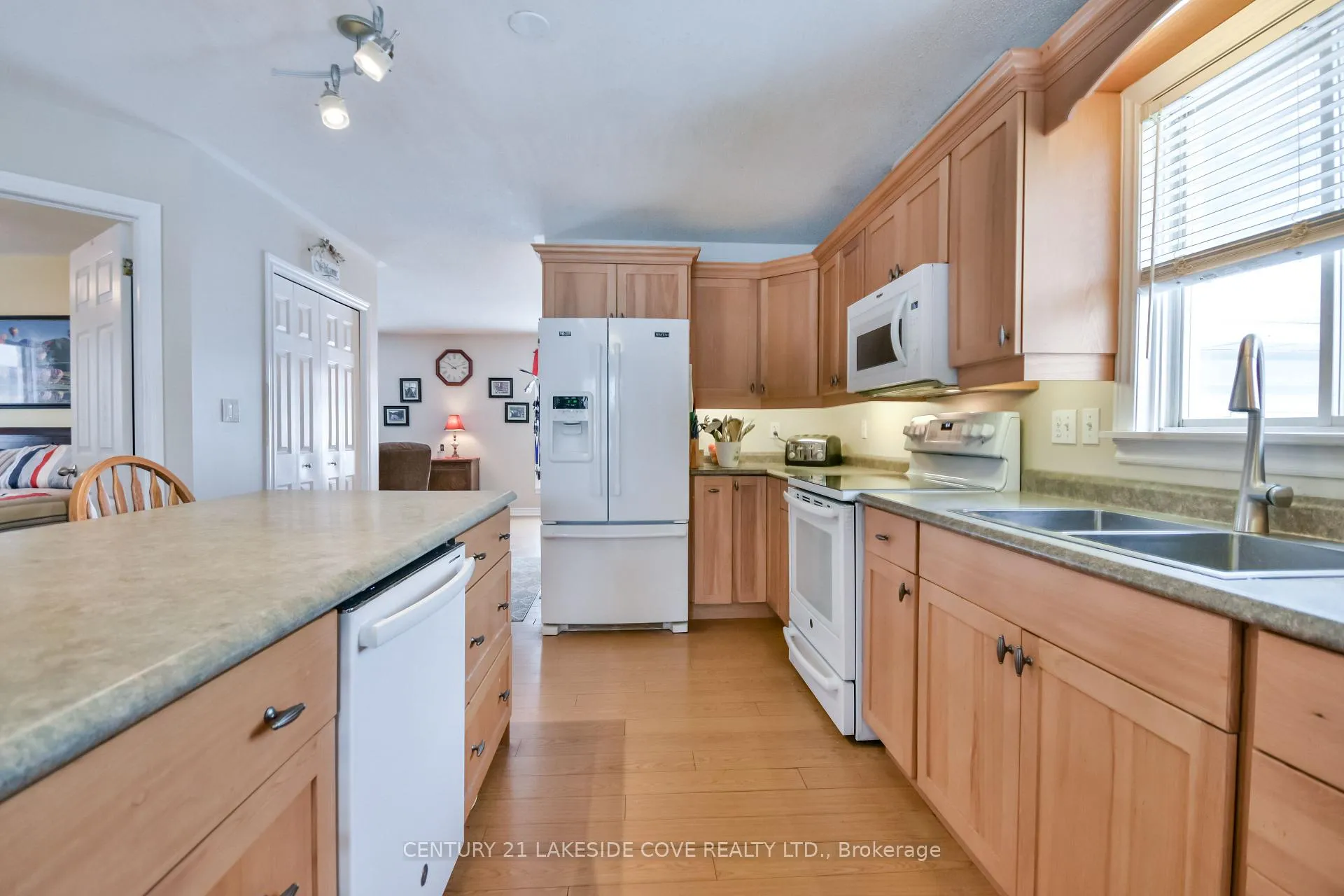 Photo 13 of 357 Arthur Street, Orillia — HOMEH