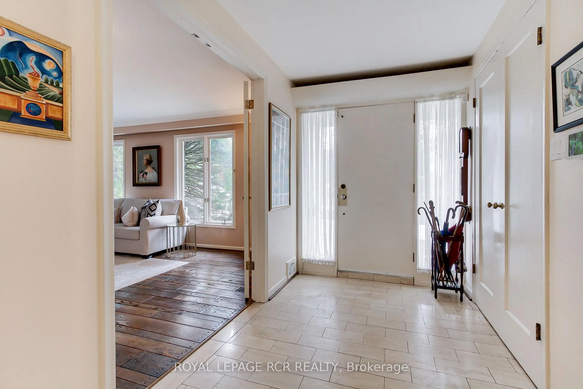 Photo 4 of 4 Thornlea Court, Markham, Thornhill — HOMEH