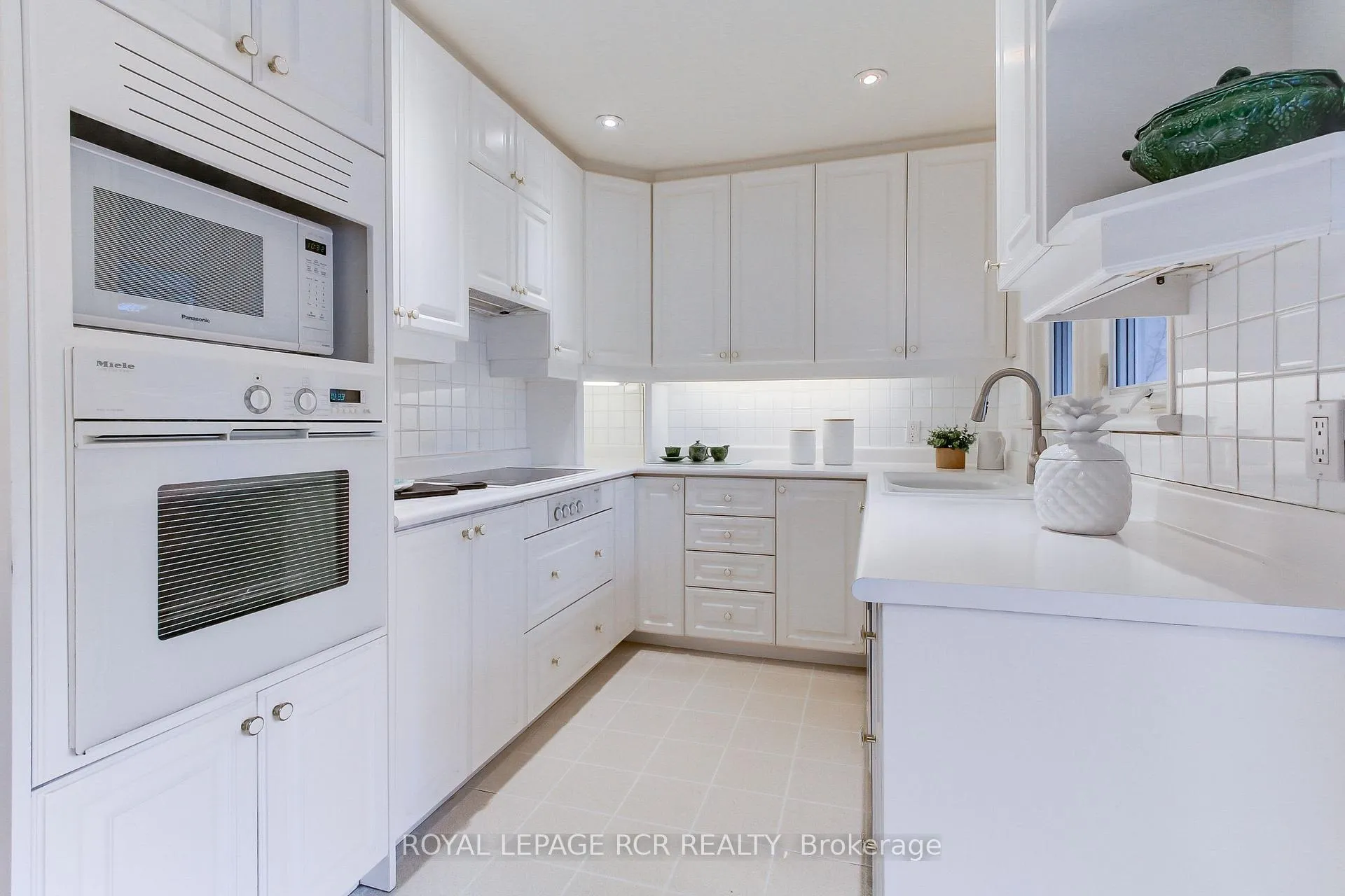 Photo 15 of 4 Thornlea Court, Markham, Thornhill — HOMEH