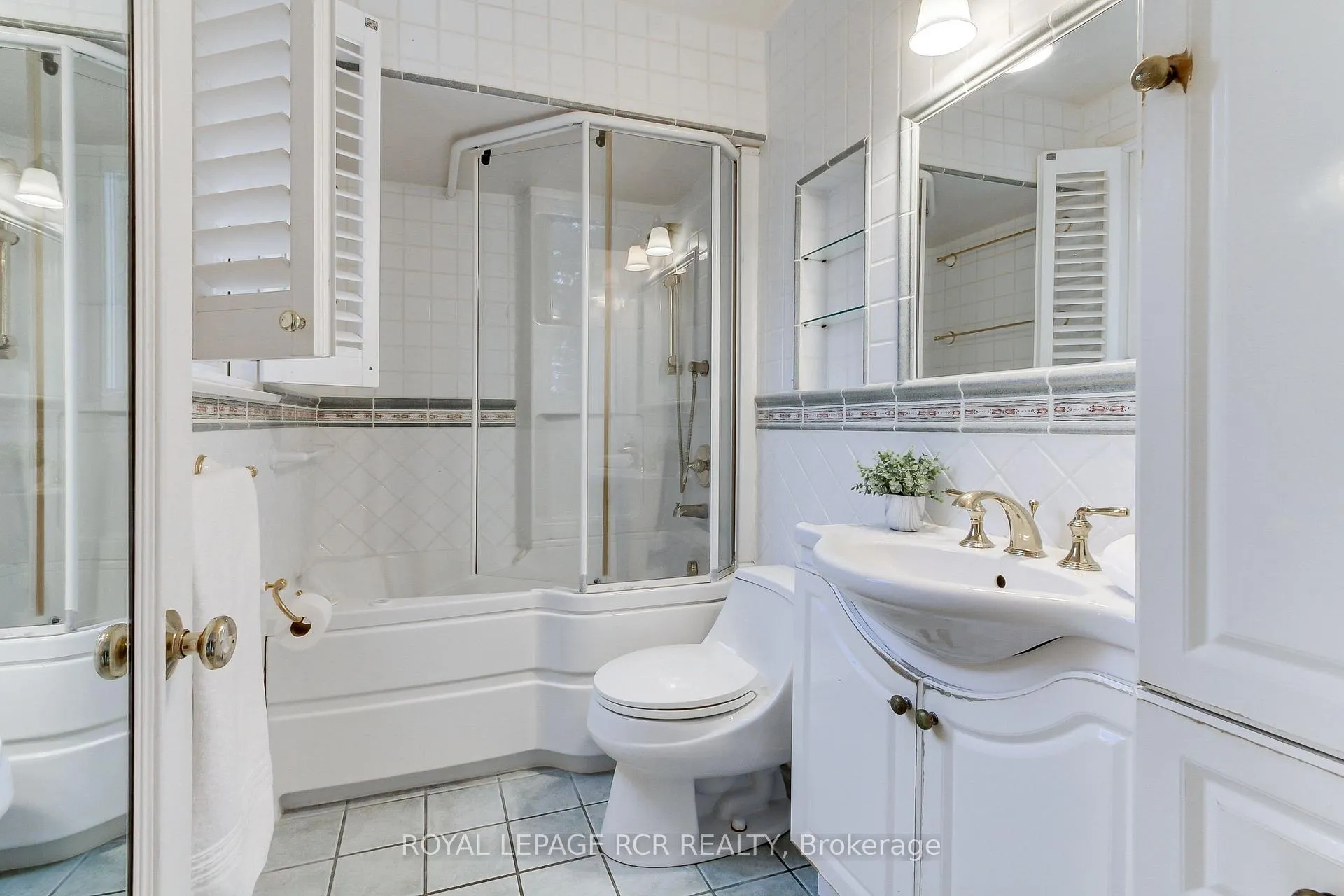 Photo 32 of 4 Thornlea Court, Markham, Thornhill — HOMEH