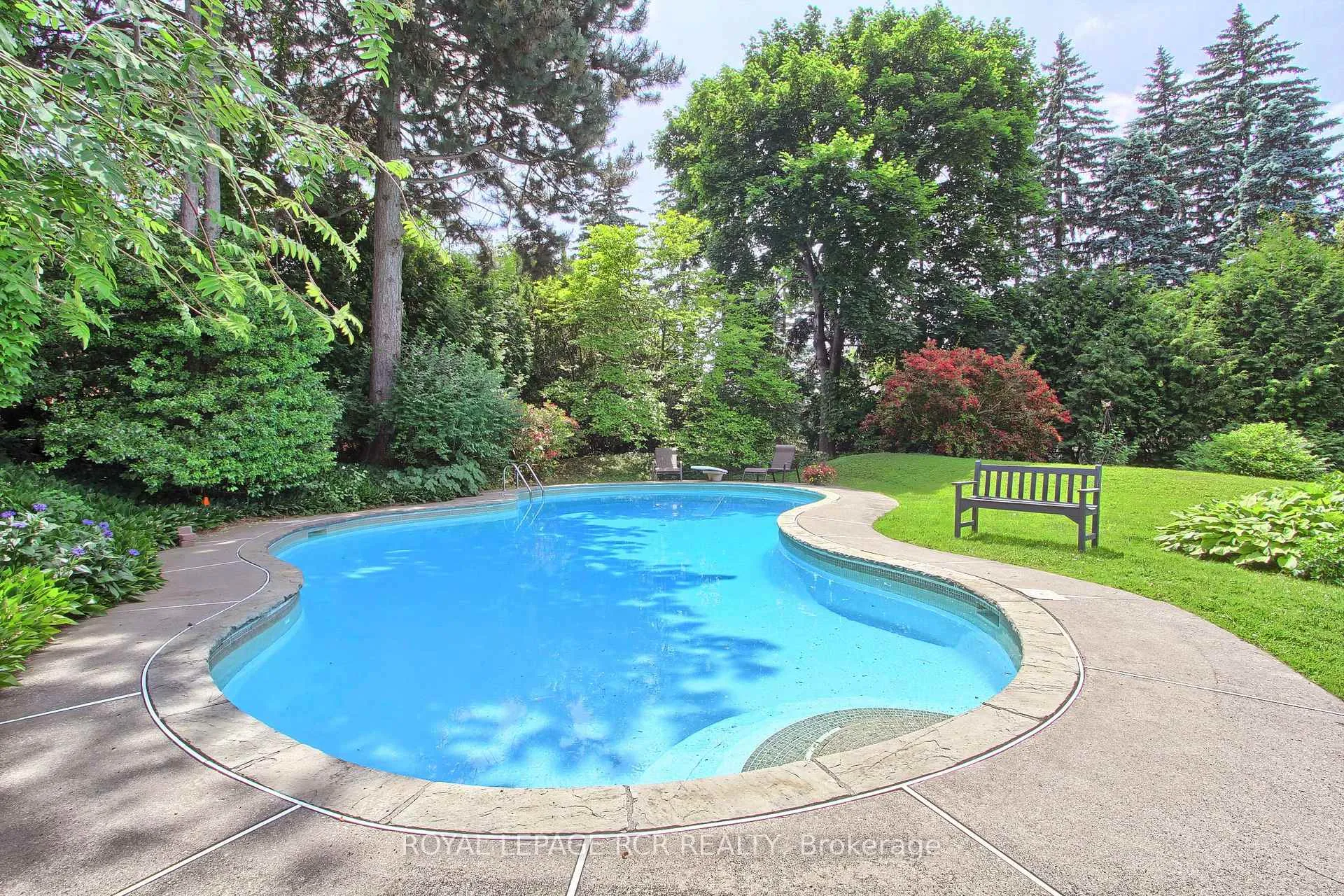 Photo 41 of 4 Thornlea Court, Markham, Thornhill — HOMEH