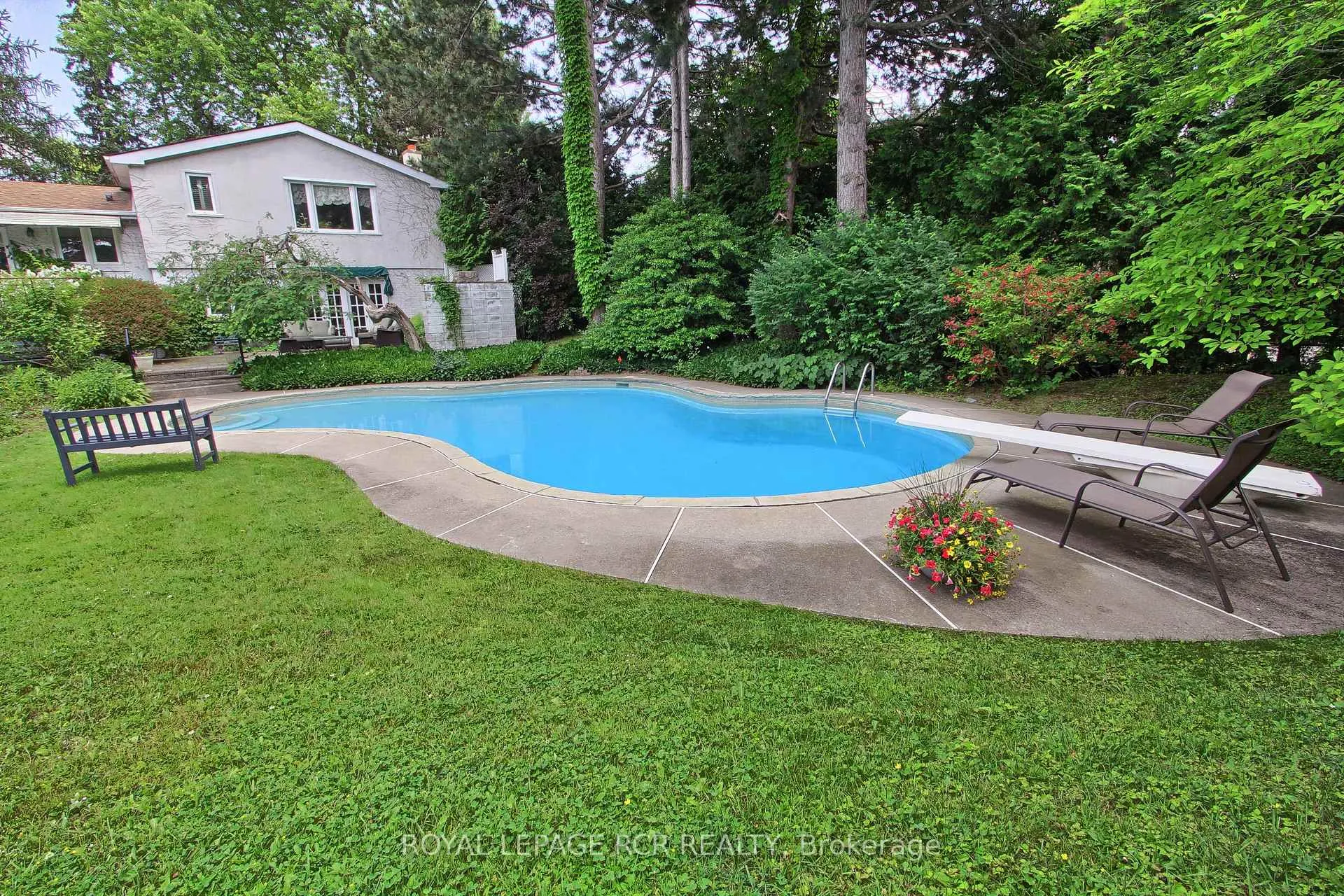 Photo 43 of 4 Thornlea Court, Markham, Thornhill — HOMEH