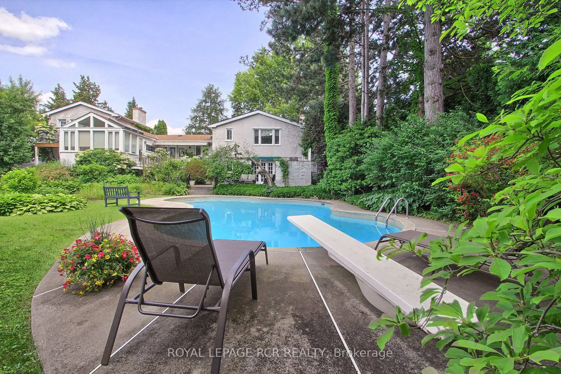 Photo 44 of 4 Thornlea Court, Markham, Thornhill — HOMEH