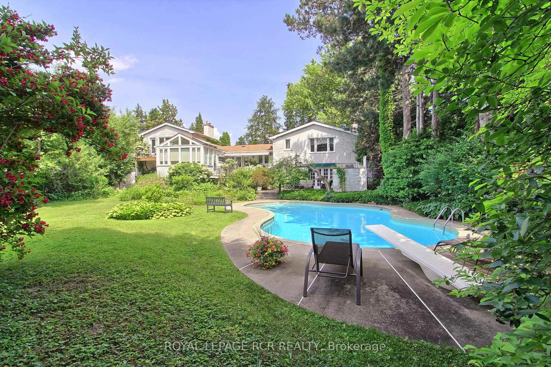 Photo 45 of 4 Thornlea Court, Markham, Thornhill — HOMEH