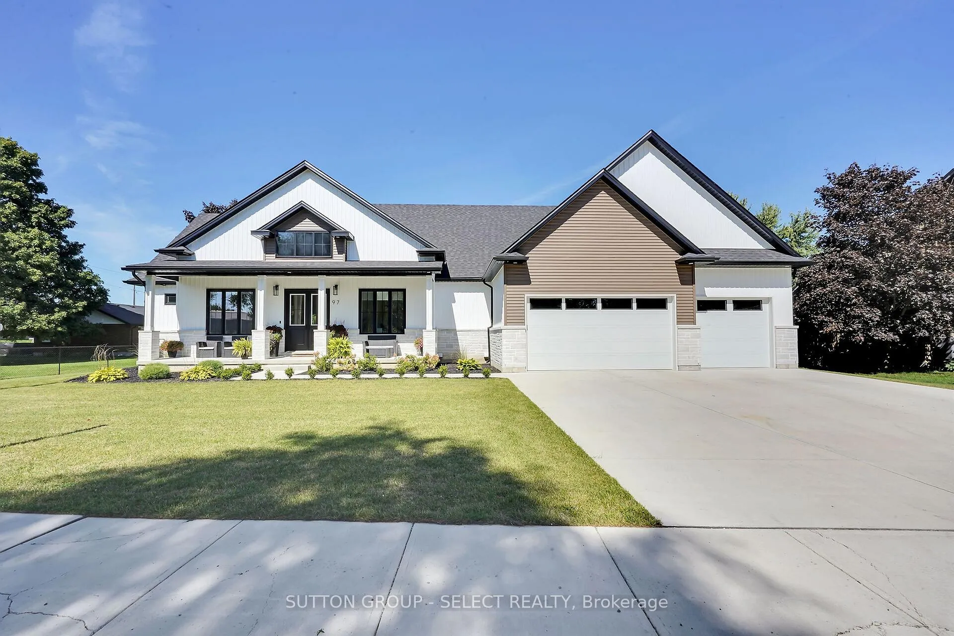 Photo 2 of 97 Simcoe Avenue, Middlesex Centre, Komoka — HOMEH