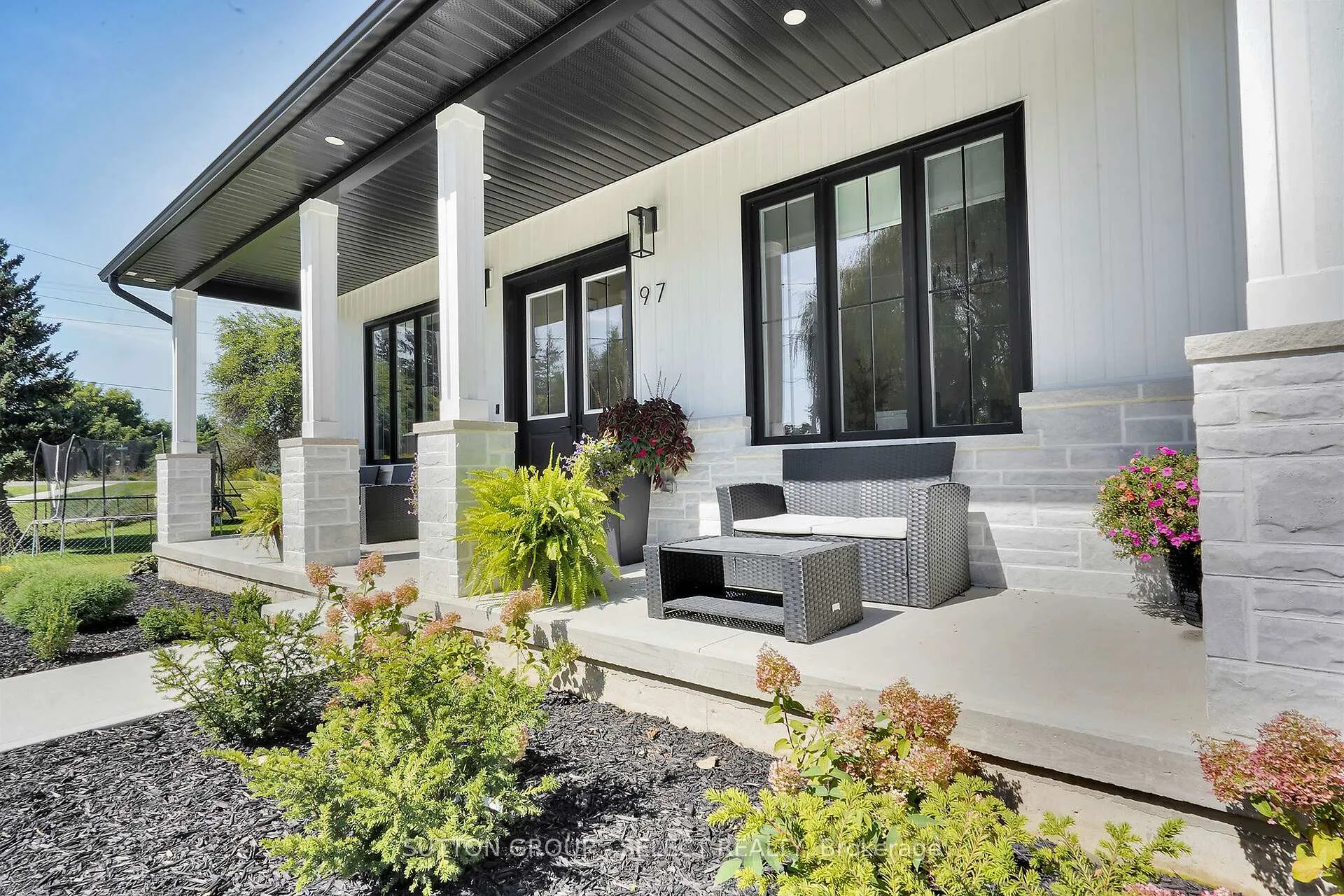 Photo 4 of 97 Simcoe Avenue, Middlesex Centre, Komoka — HOMEH