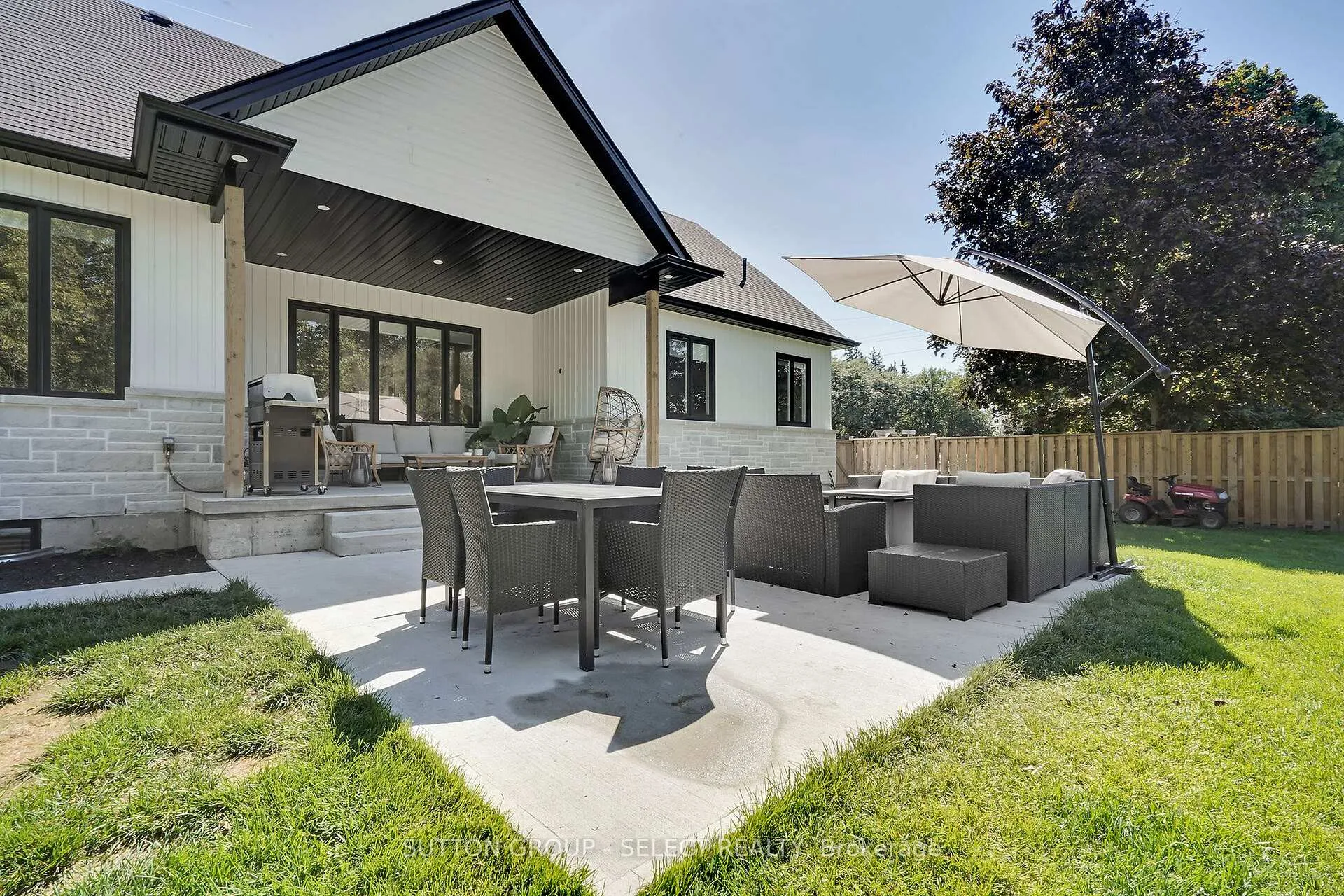 Photo 12 of 97 Simcoe Avenue, Middlesex Centre, Komoka — HOMEH
