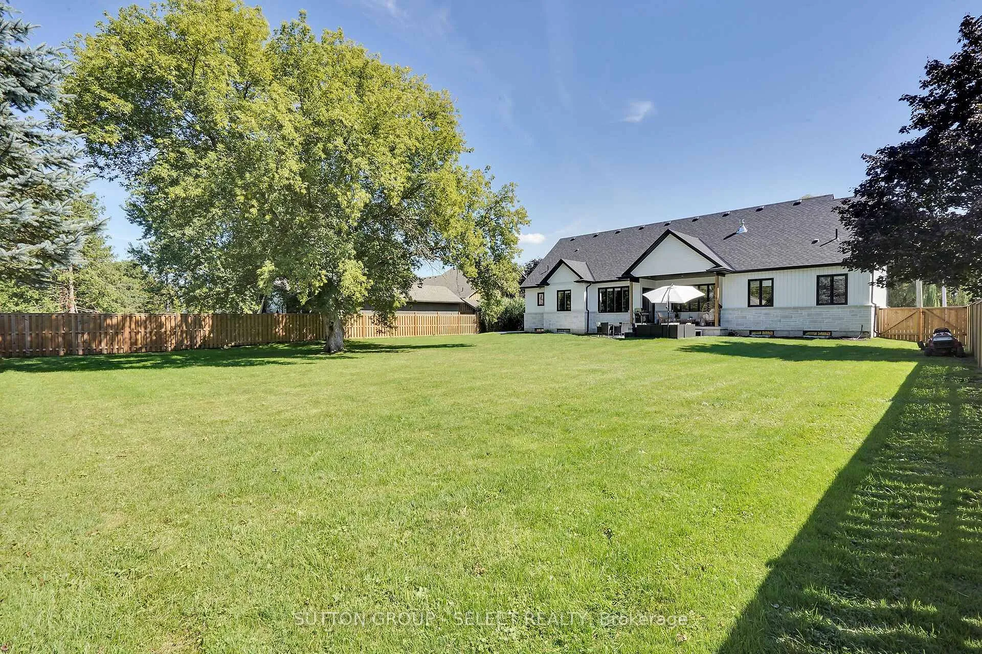 Photo 13 of 97 Simcoe Avenue, Middlesex Centre, Komoka — HOMEH
