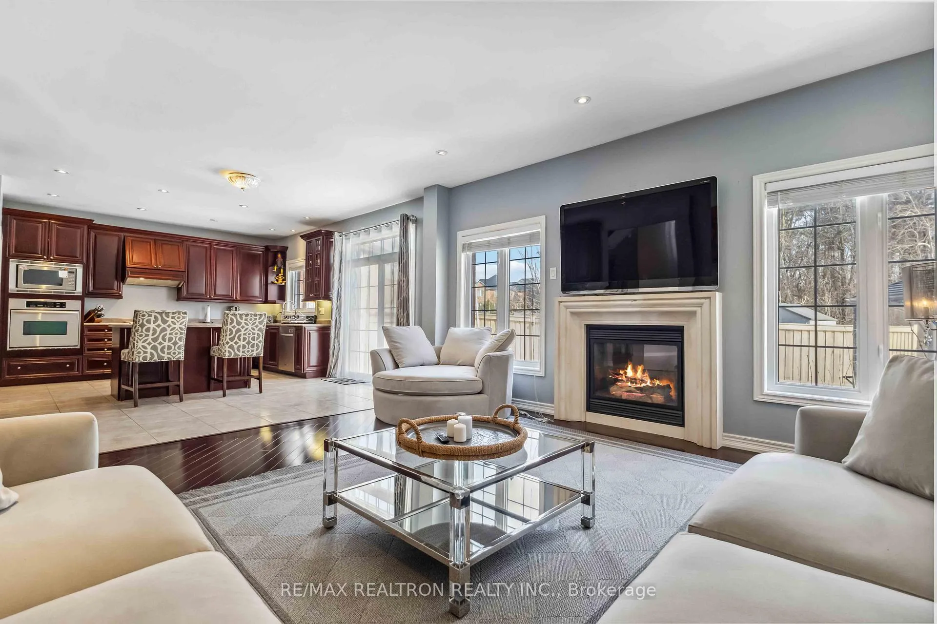 Photo 4 of 49 Blue Meadow Court, Markham, Box Grove — HOMEH