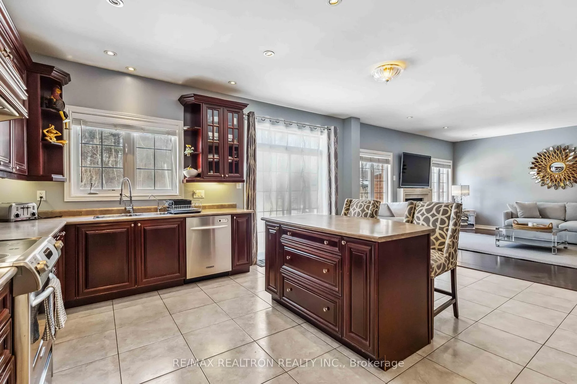 Photo 5 of 49 Blue Meadow Court, Markham, Box Grove — HOMEH