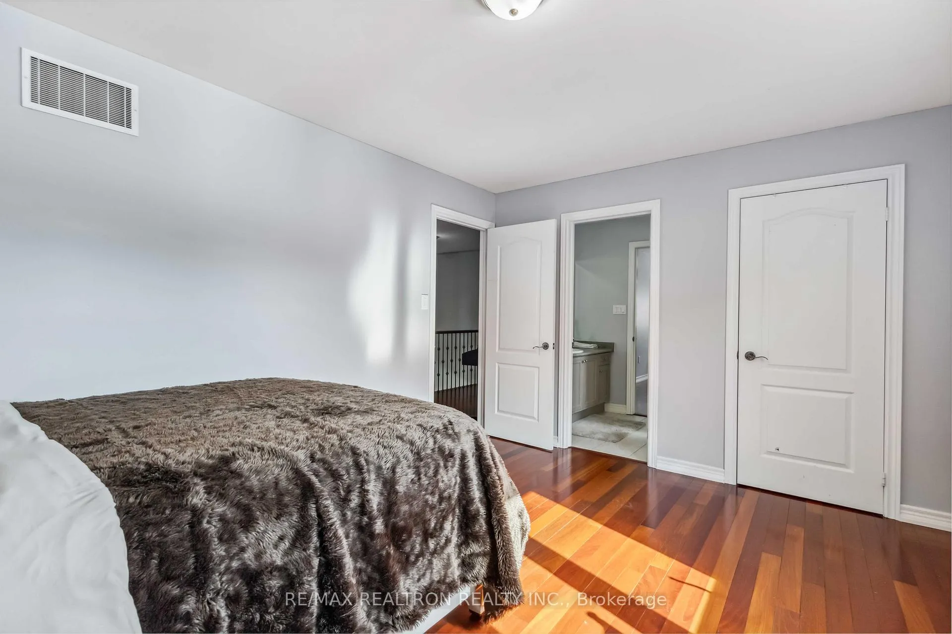 Photo 18 of 49 Blue Meadow Court, Markham, Box Grove — HOMEH