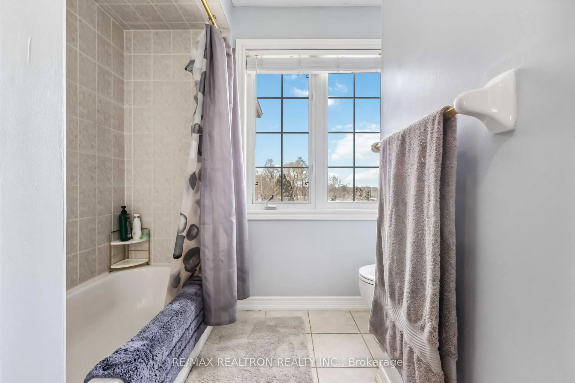 Photo 20 of 49 Blue Meadow Court, Markham, Box Grove — HOMEH