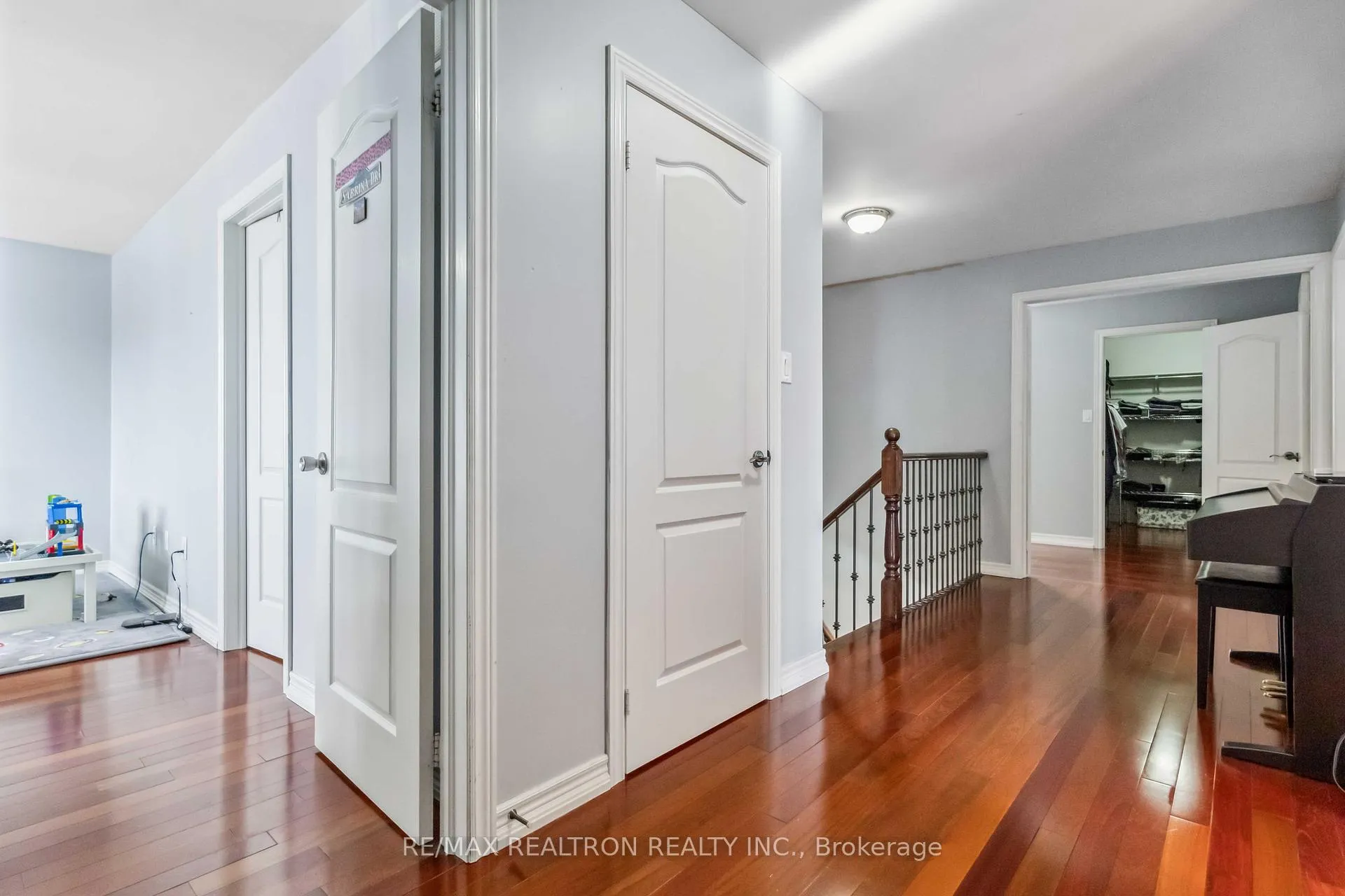 Photo 21 of 49 Blue Meadow Court, Markham, Box Grove — HOMEH