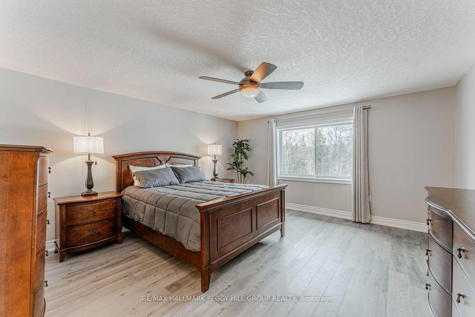Photo 10 of 101 Seline Crescent, Barrie, Painswick South — HOMEH