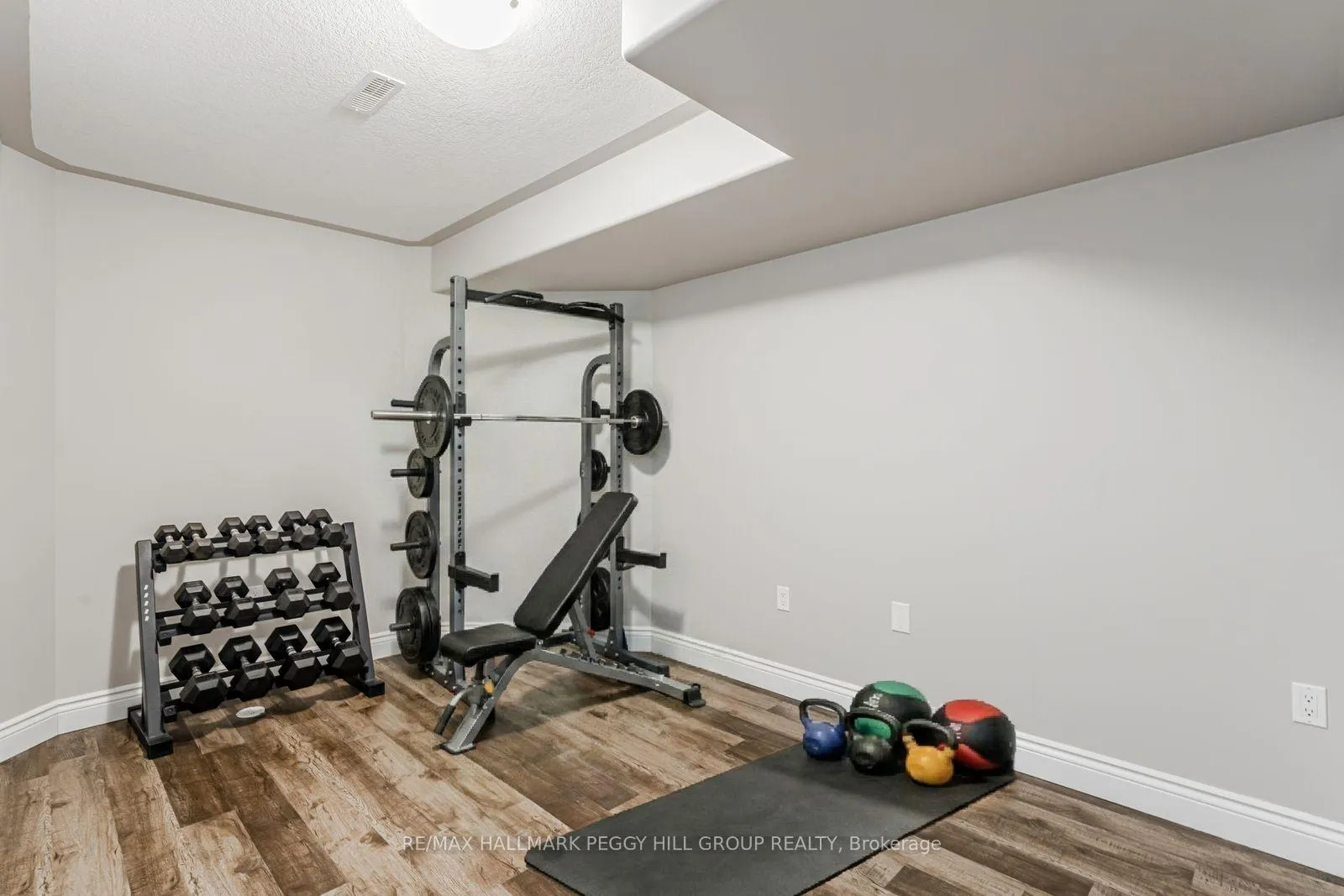 Photo 17 of 101 Seline Crescent, Barrie, Painswick South — HOMEH