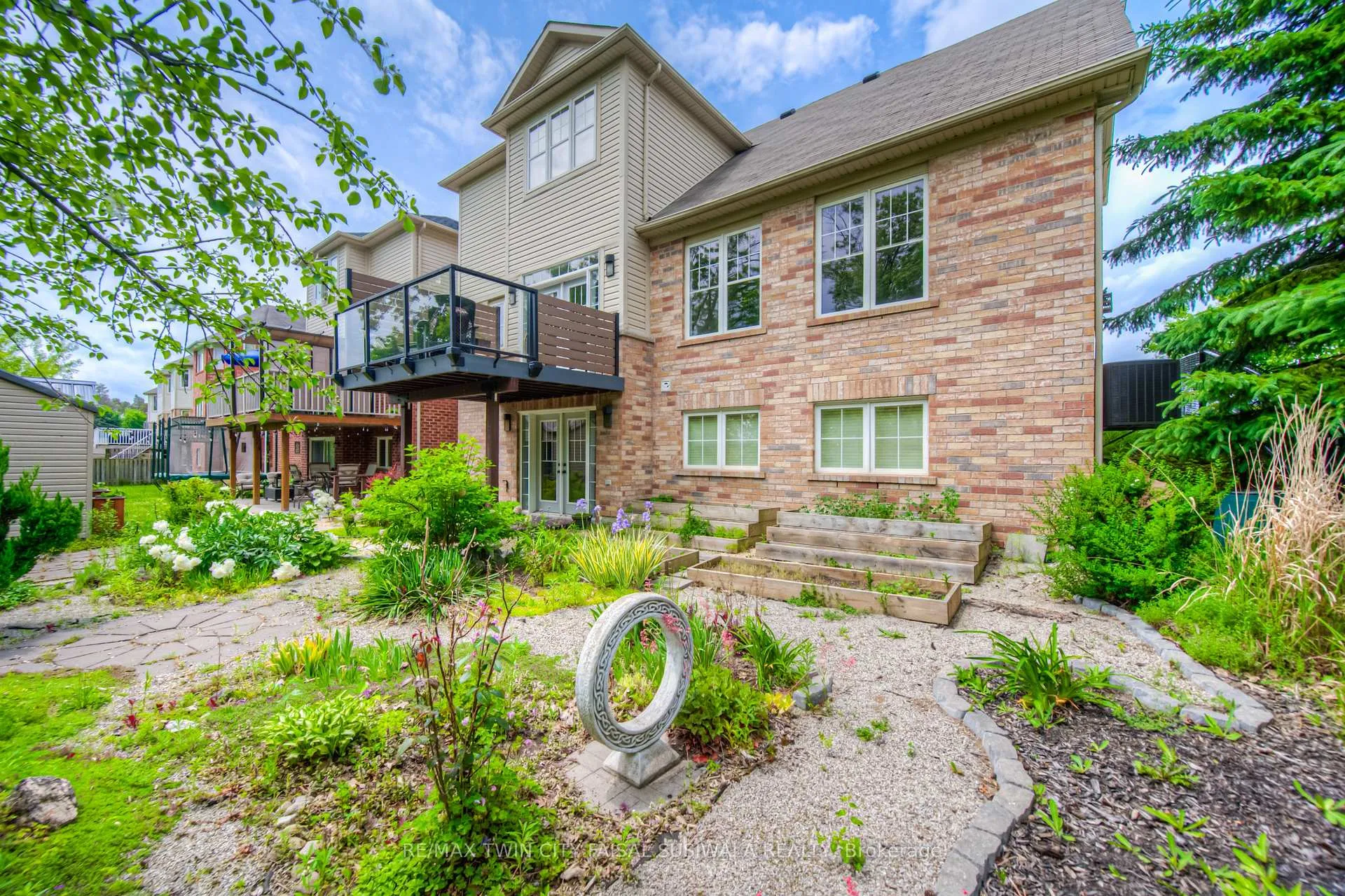 Photo 3 of 114 Baldwin Drive, Cambridge — HOMEH