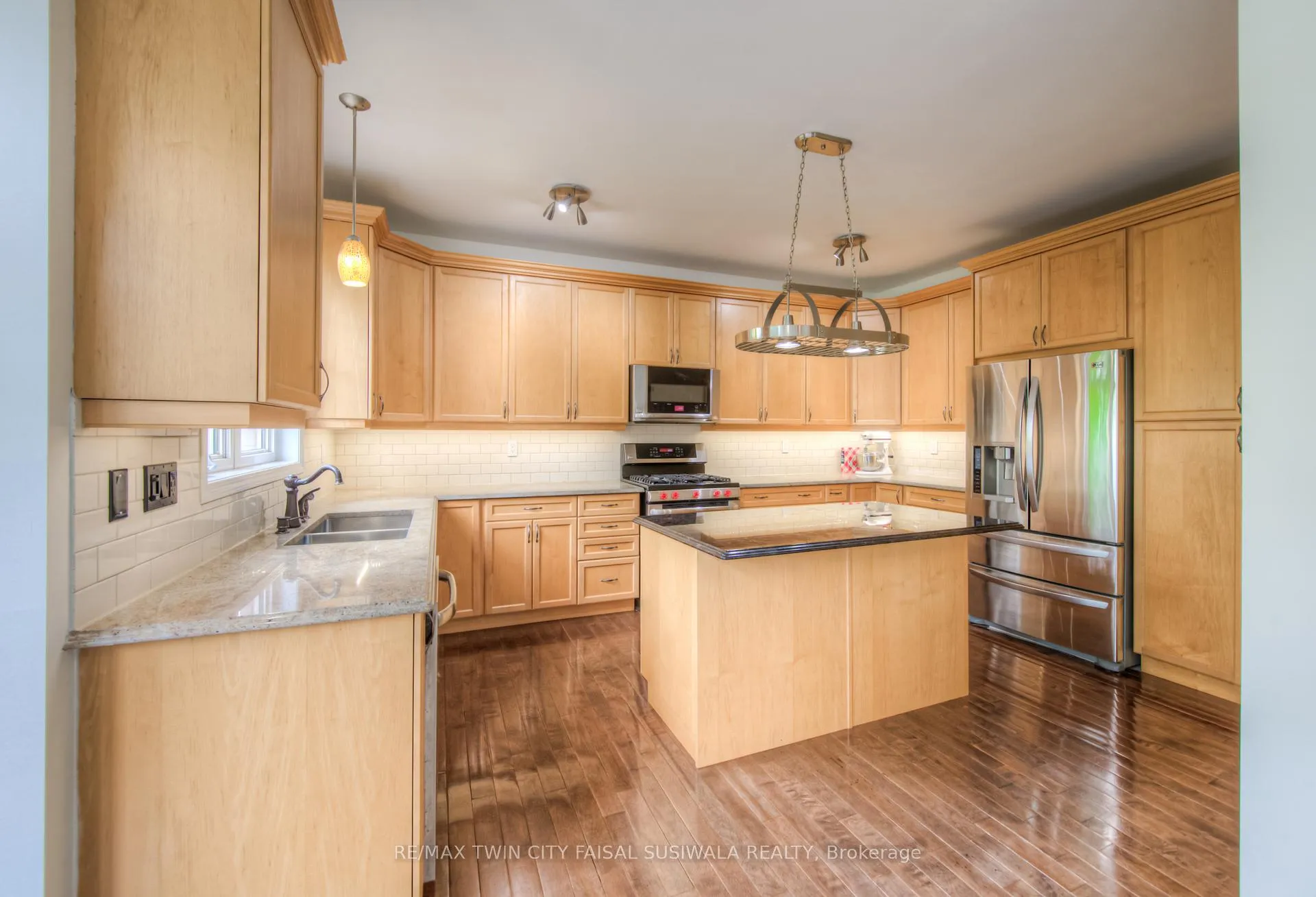 Photo 13 of 114 Baldwin Drive, Cambridge — HOMEH