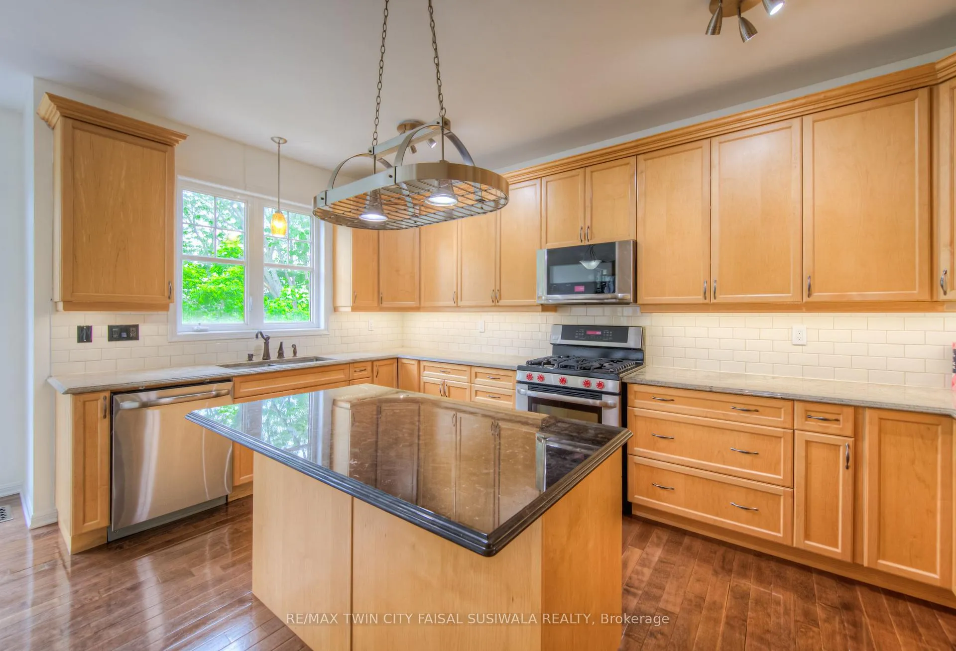 Photo 14 of 114 Baldwin Drive, Cambridge — HOMEH