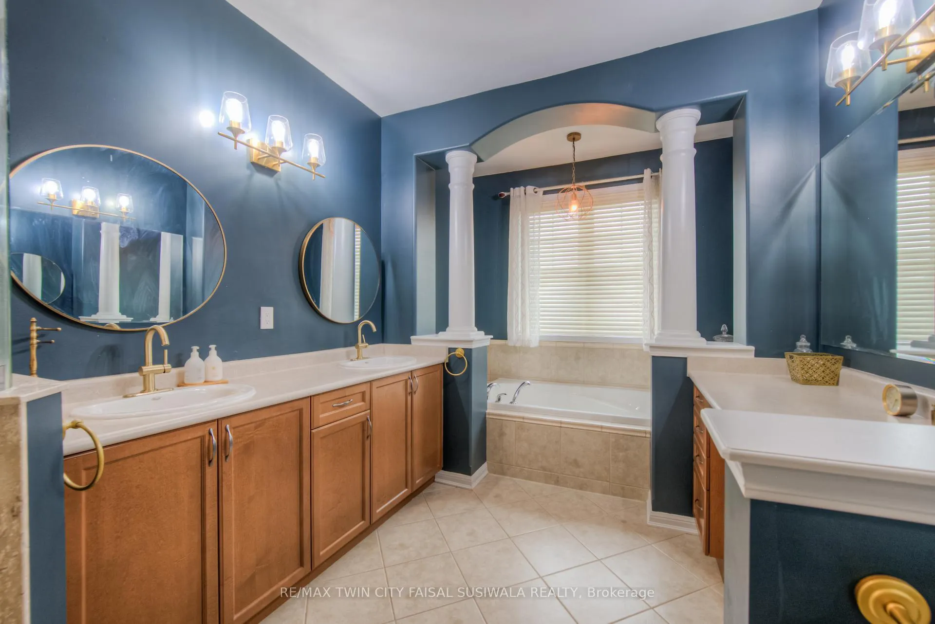 Photo 22 of 114 Baldwin Drive, Cambridge — HOMEH