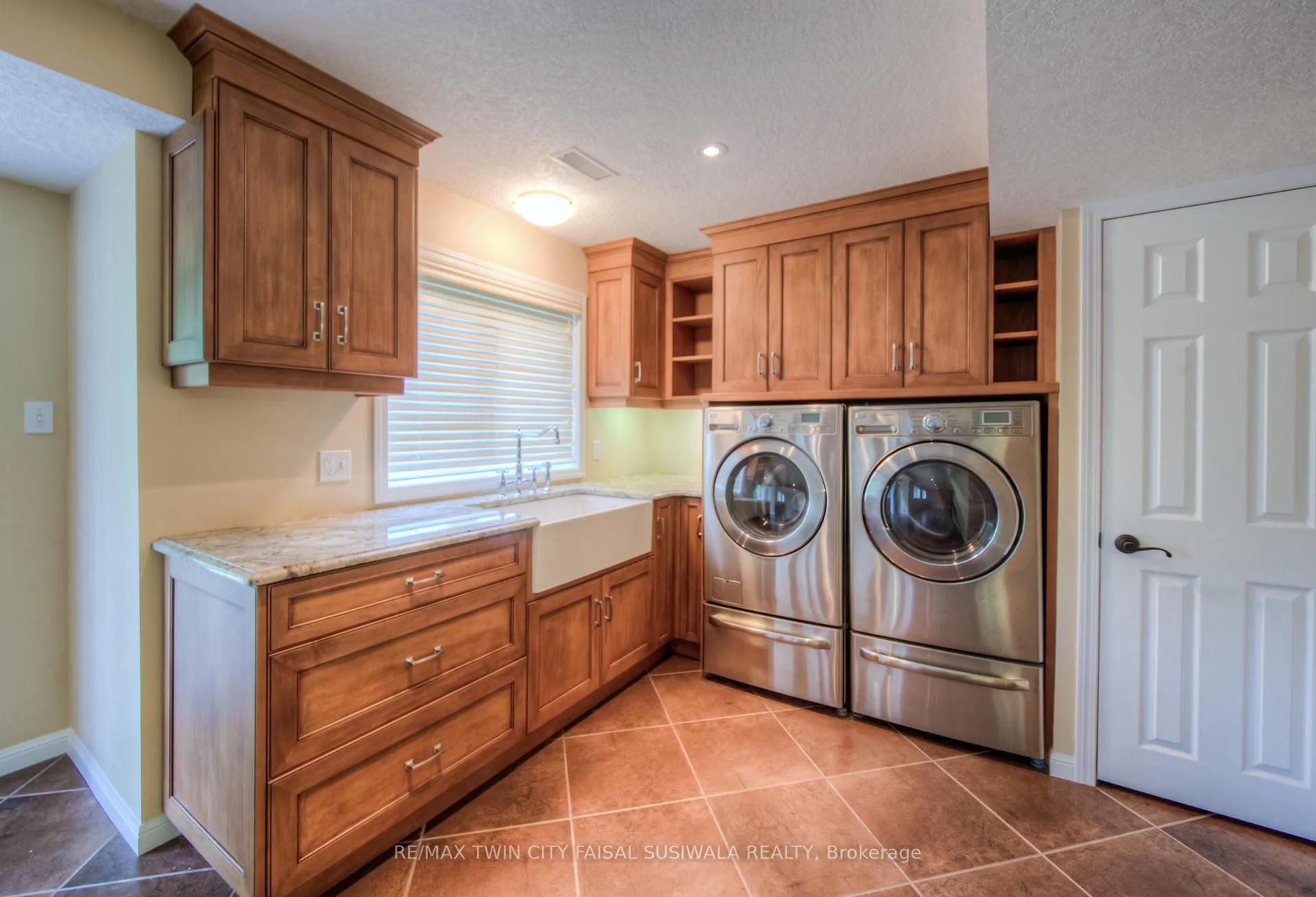 Photo 33 of 114 Baldwin Drive, Cambridge — HOMEH