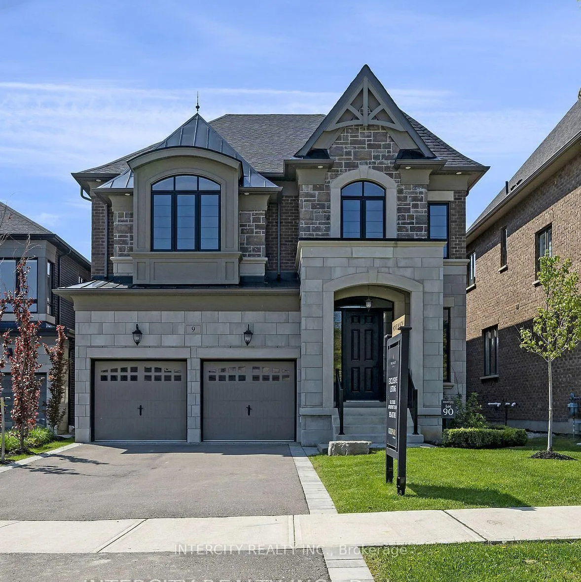 Photo 1 of 9 Sophies Court, Vaughan, Kleinburg — HOMEH