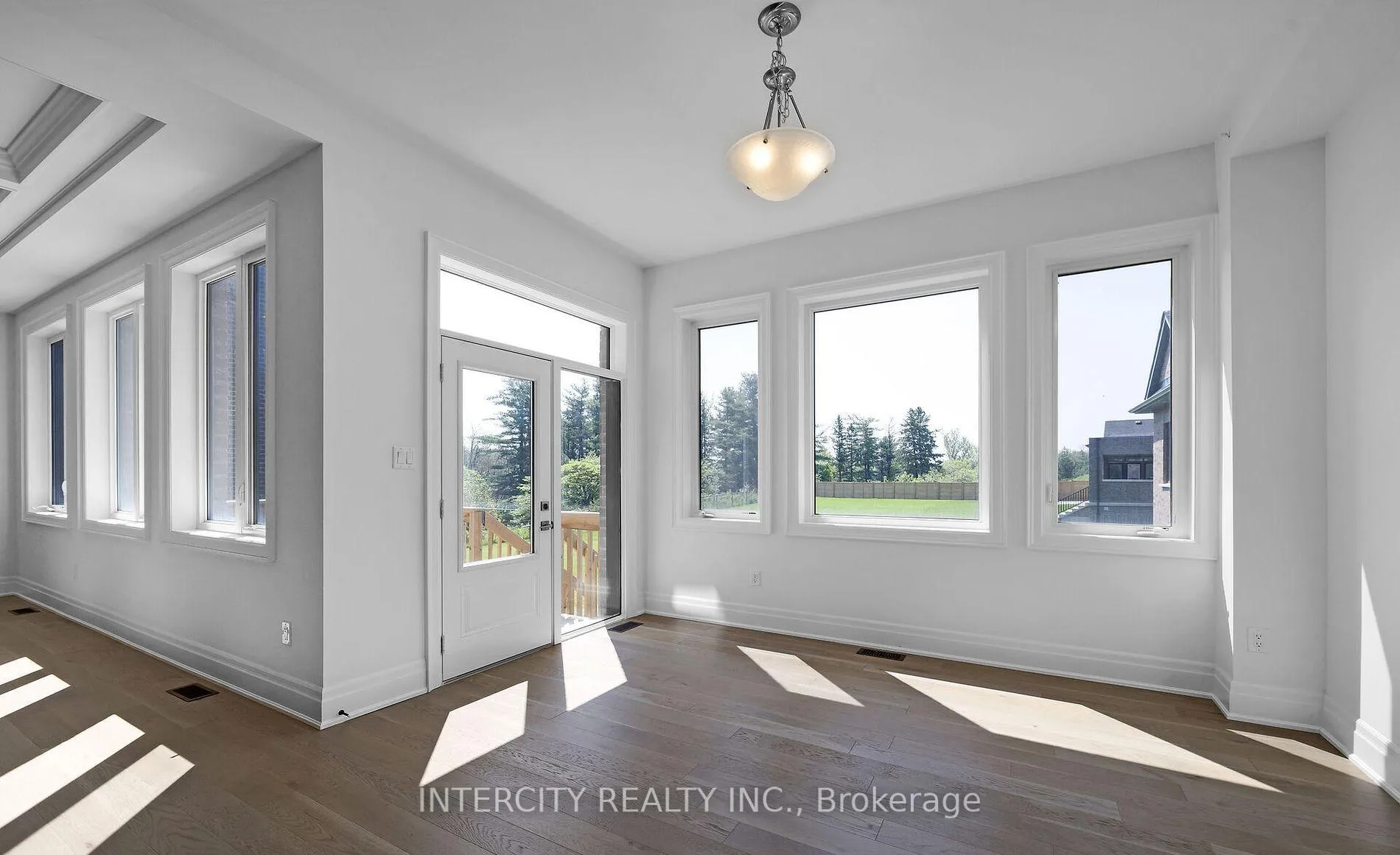 Photo 15 of 9 Sophies Court, Vaughan, Kleinburg — HOMEH