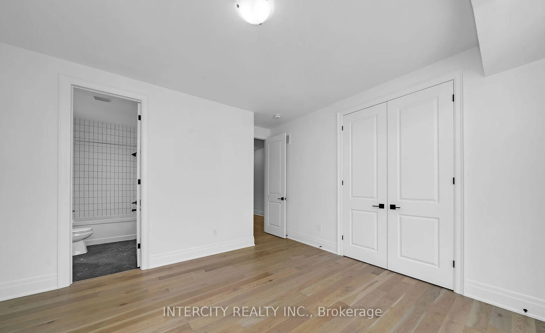 Photo 33 of 9 Sophies Court, Vaughan, Kleinburg — HOMEH