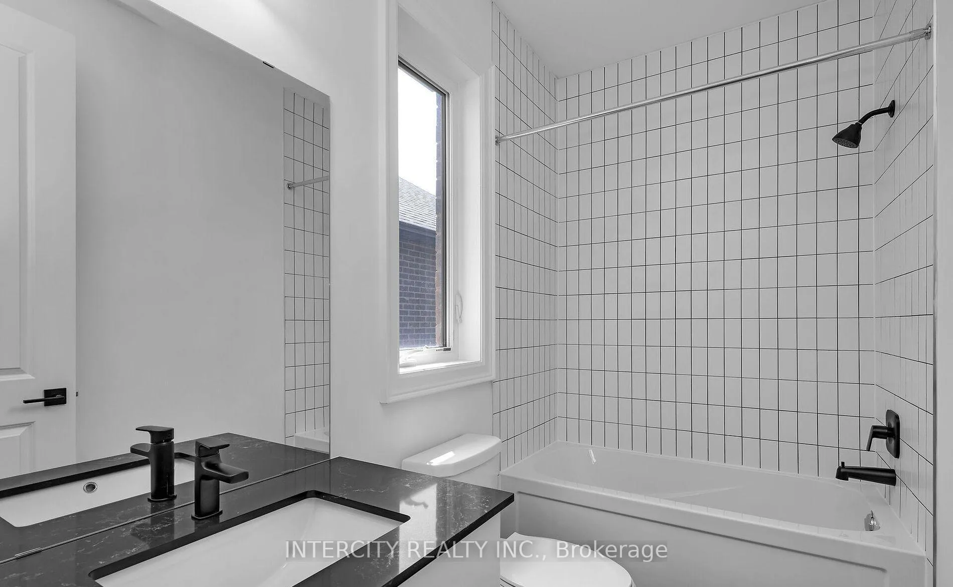 Photo 34 of 9 Sophies Court, Vaughan, Kleinburg — HOMEH