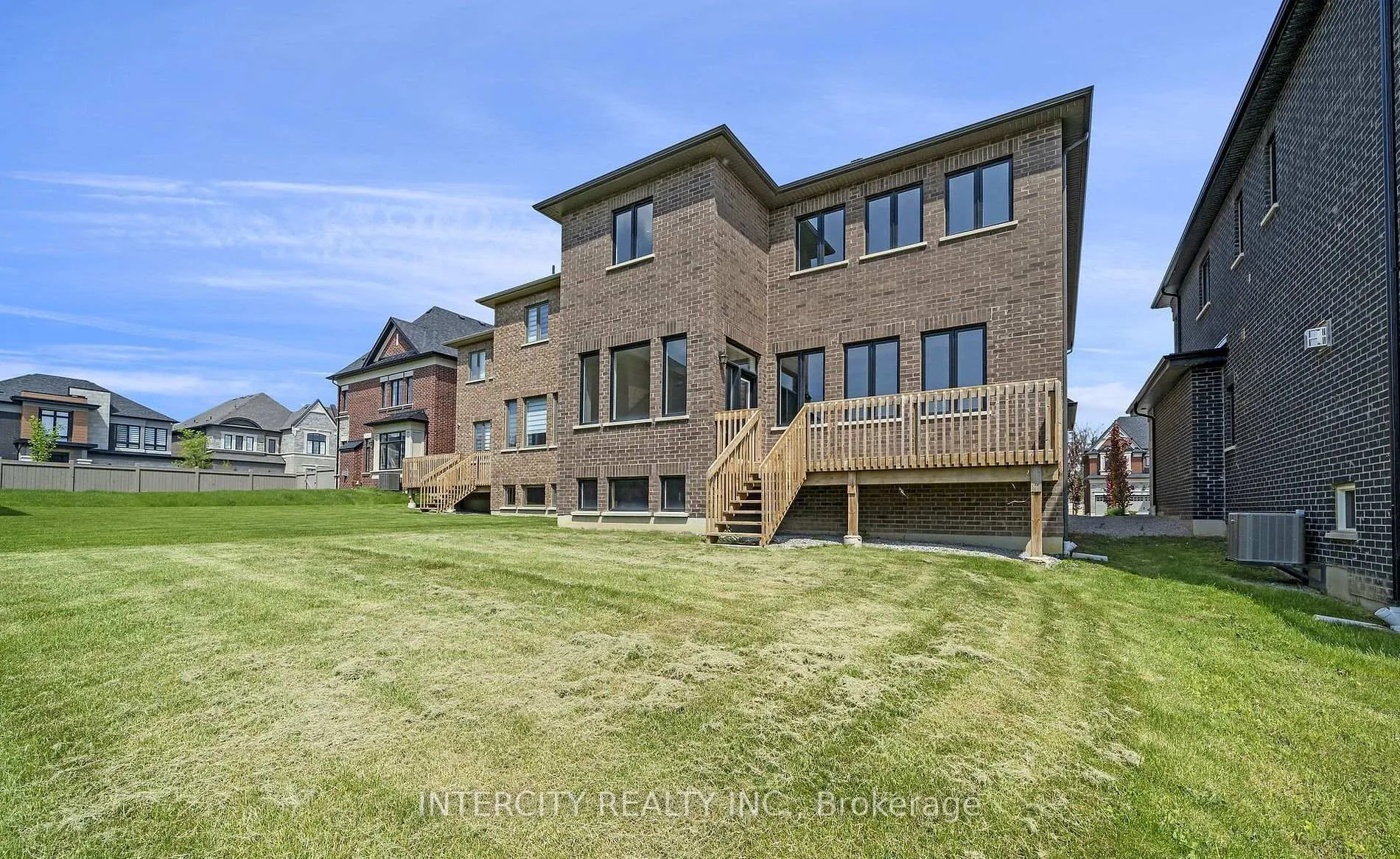 Photo 37 of 9 Sophies Court, Vaughan, Kleinburg — HOMEH