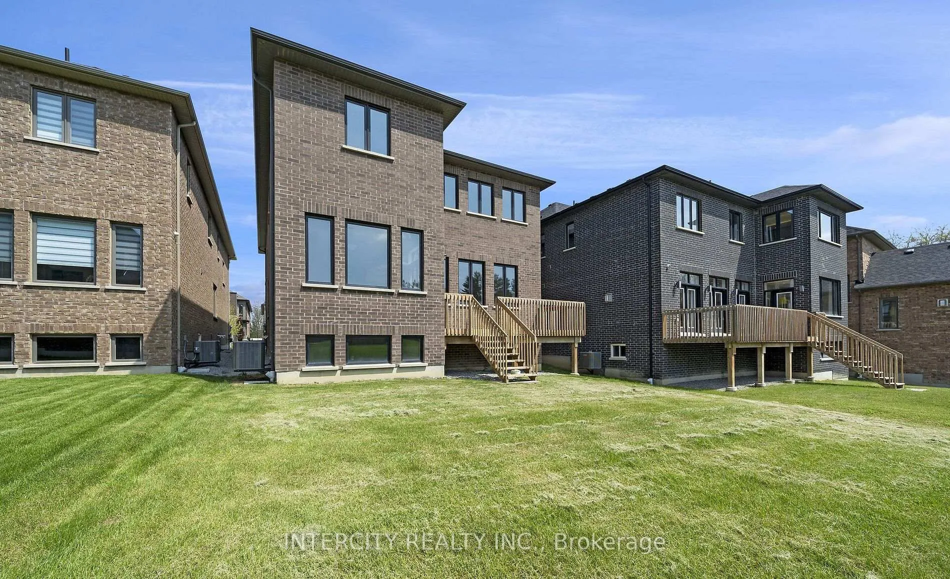Photo 38 of 9 Sophies Court, Vaughan, Kleinburg — HOMEH