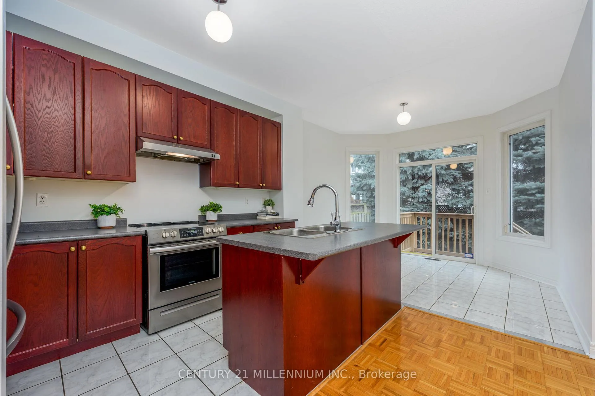 Photo 8 of 29 Martree Crescent, Brampton, Madoc — HOMEH