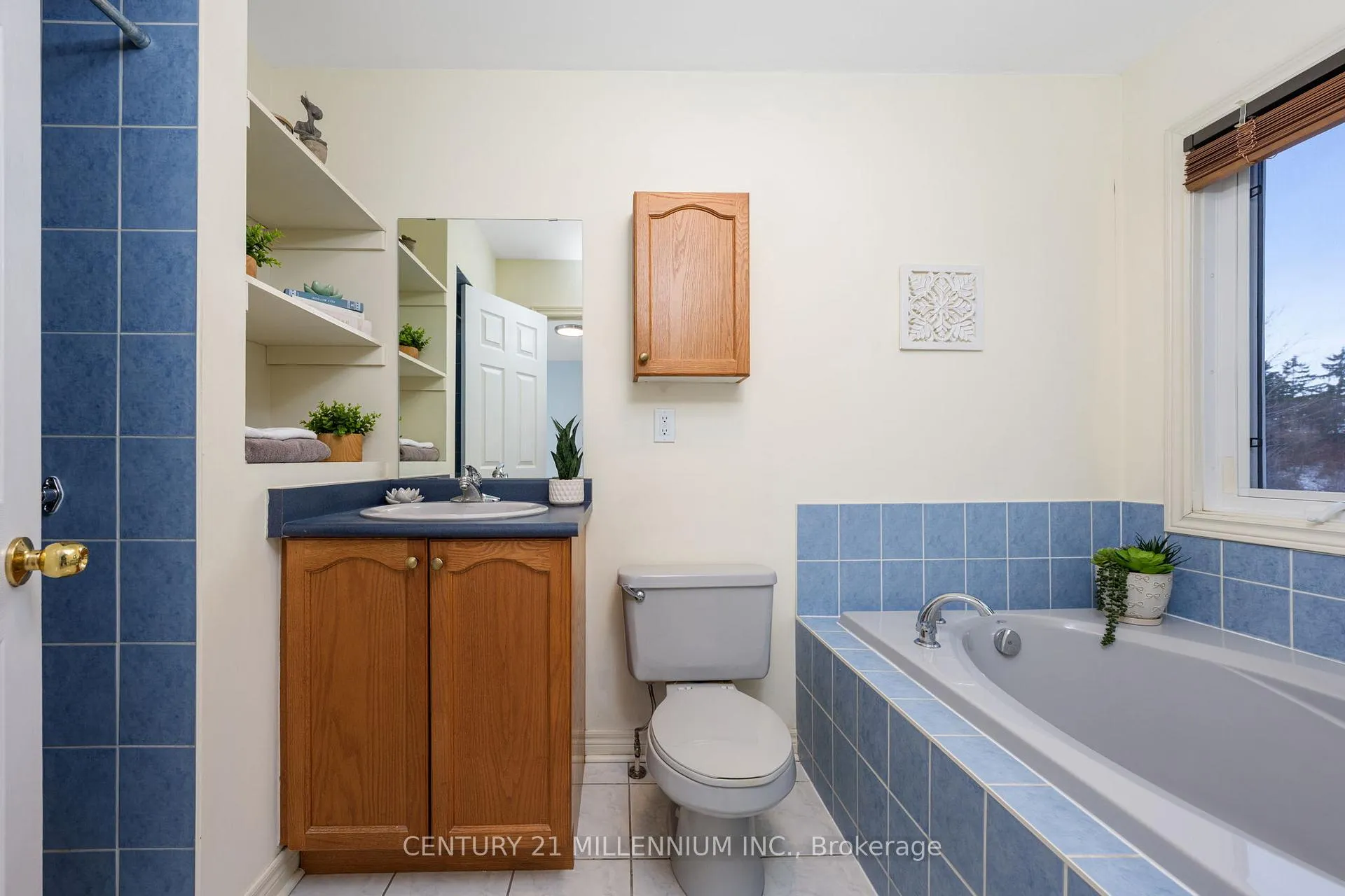Photo 15 of 29 Martree Crescent, Brampton, Madoc — HOMEH
