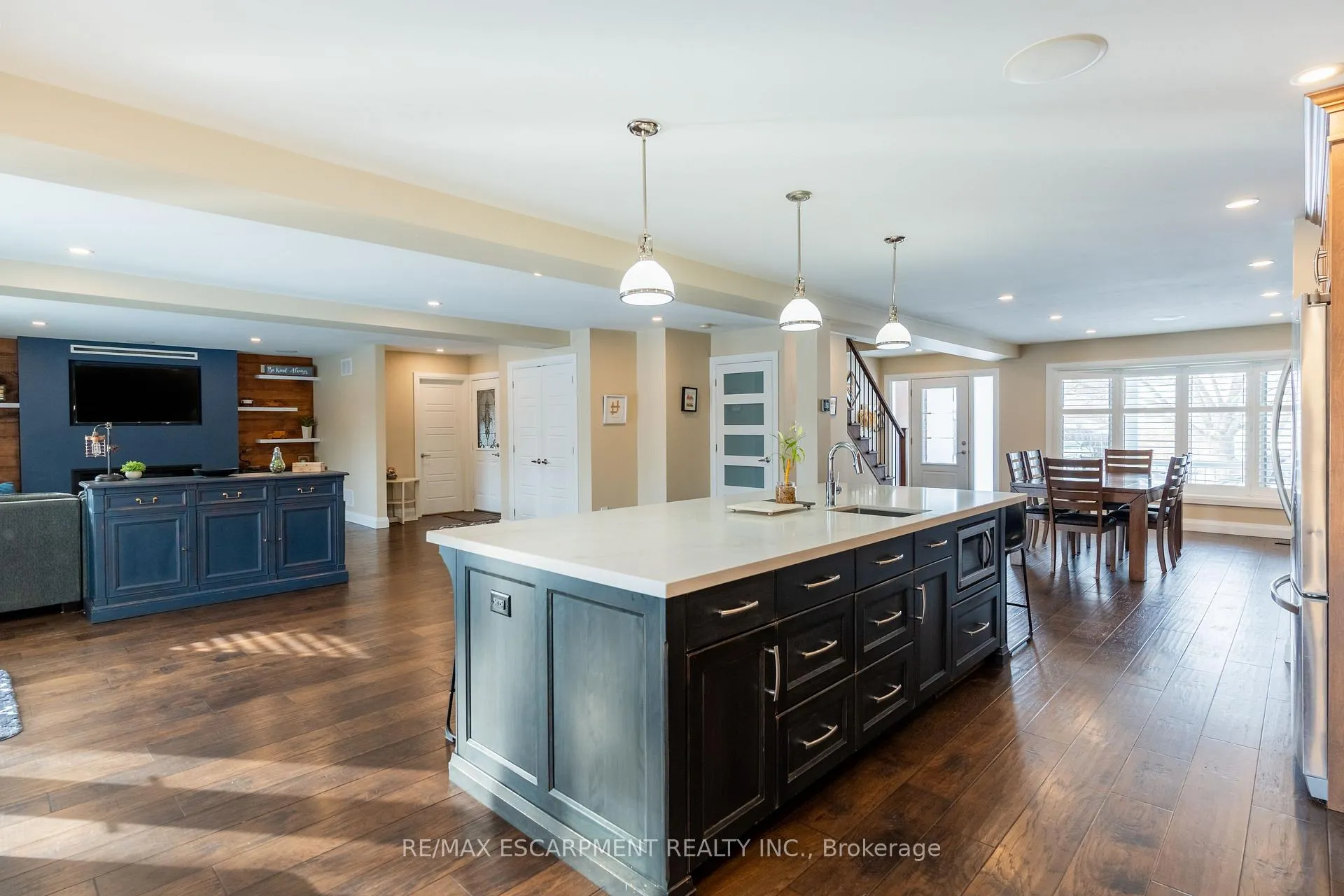 Photo 16 of 569 Rosseau Road, Hamilton, Rosedale — HOMEH